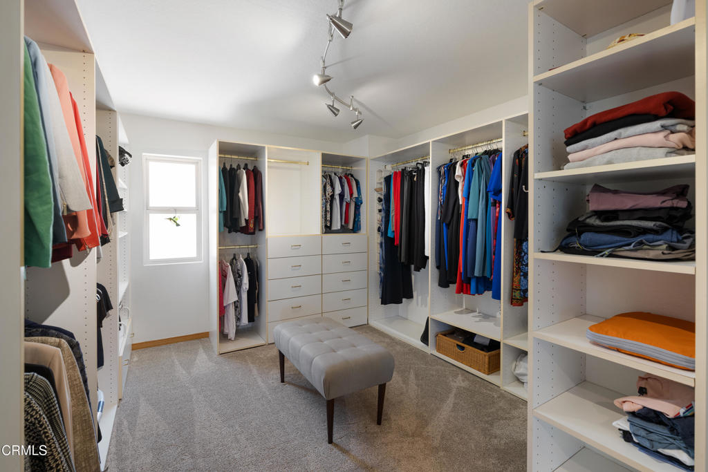 Altadena, California, 91001, United States, 5 Bedrooms Bedrooms, ,6 BathroomsBathrooms,Residential,For Sale,1989048