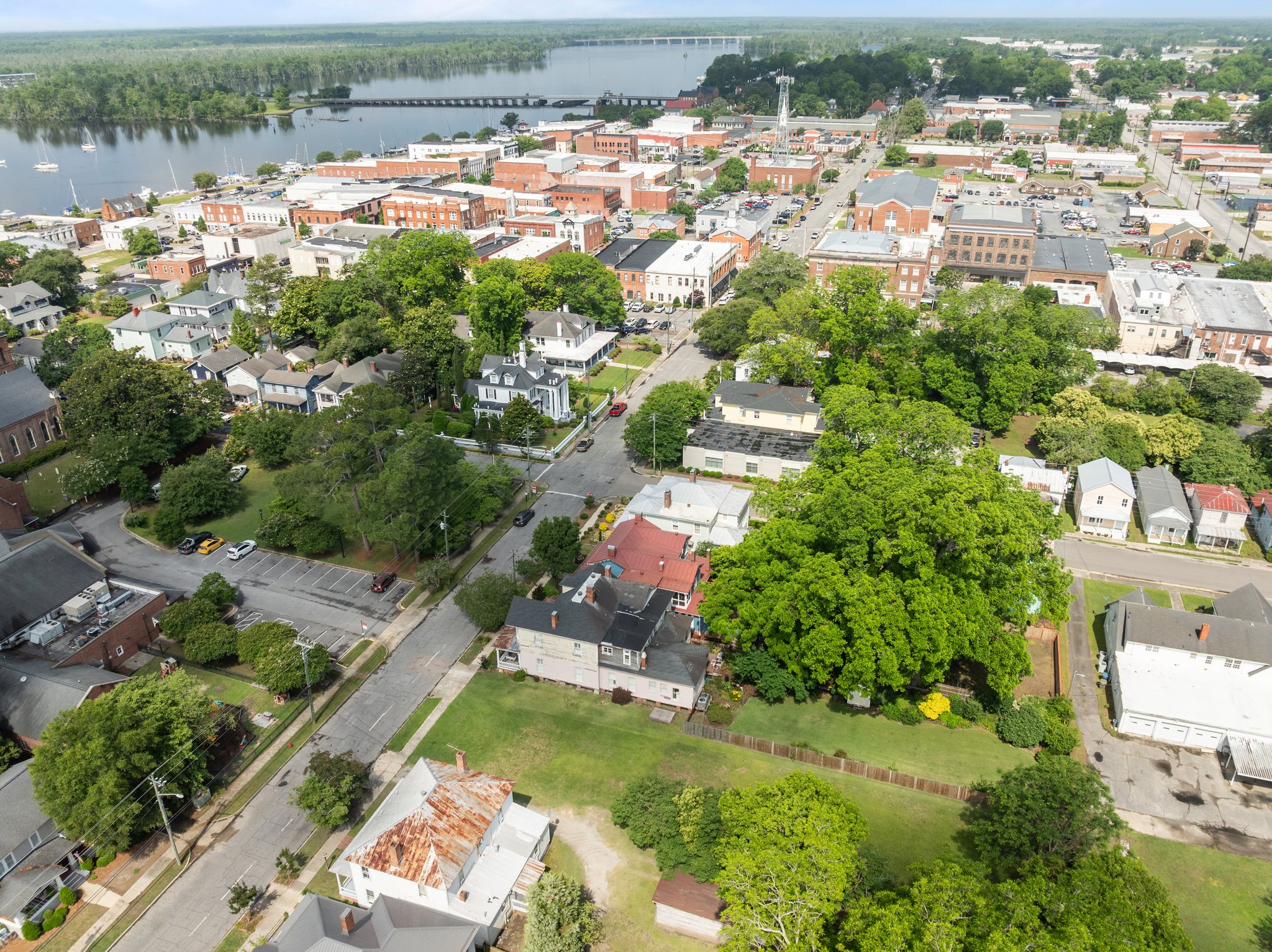Washington, North Carolina, 27889, United States, 5 Bedrooms Bedrooms, ,3 BathroomsBathrooms,Residential,For Sale,1869236