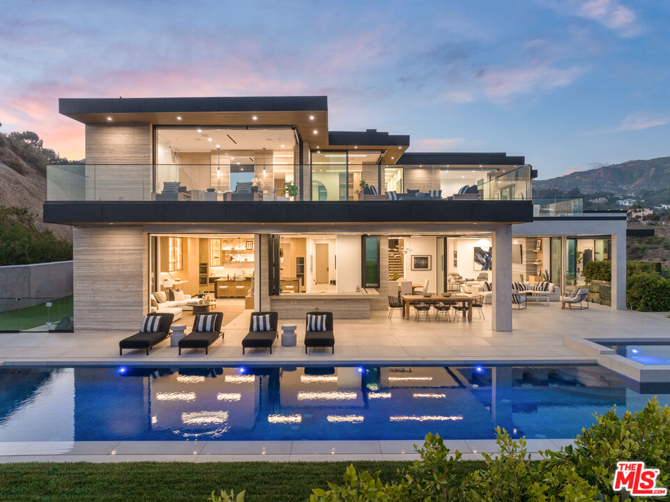 Malibu, California, 90265, United States, 5 Bedrooms Bedrooms, ,10 BathroomsBathrooms,Residential,For Sale,1707540