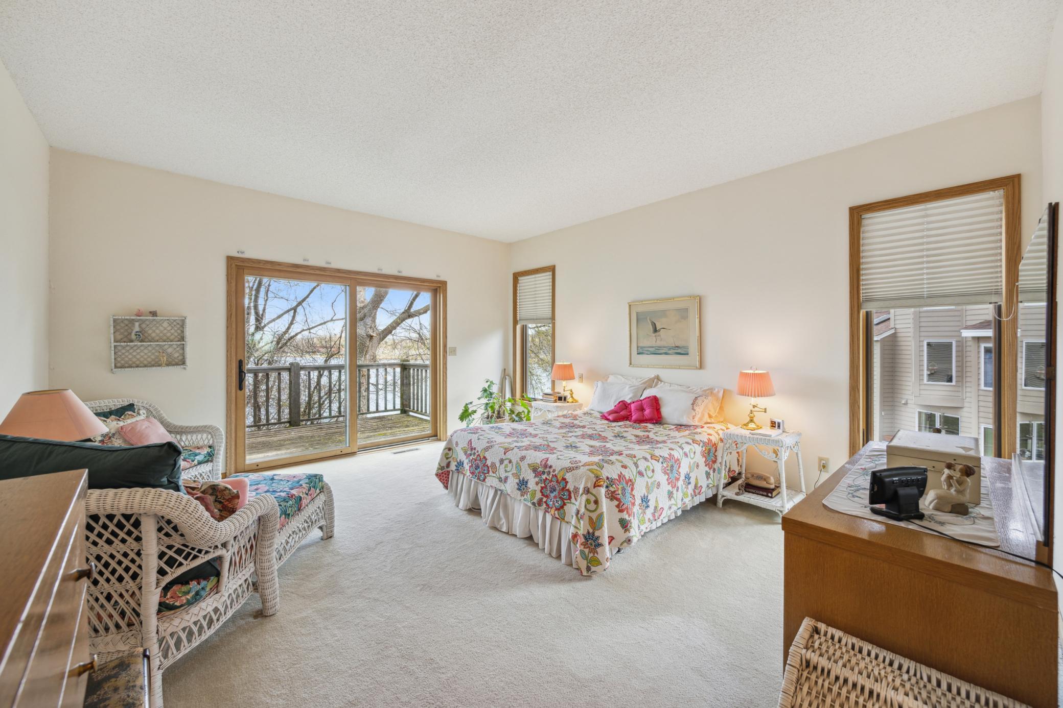 New Brighton, Minnesota, 55112, United States, 4 Bedrooms Bedrooms, ,4 BathroomsBathrooms,Residential,For Sale,1990901