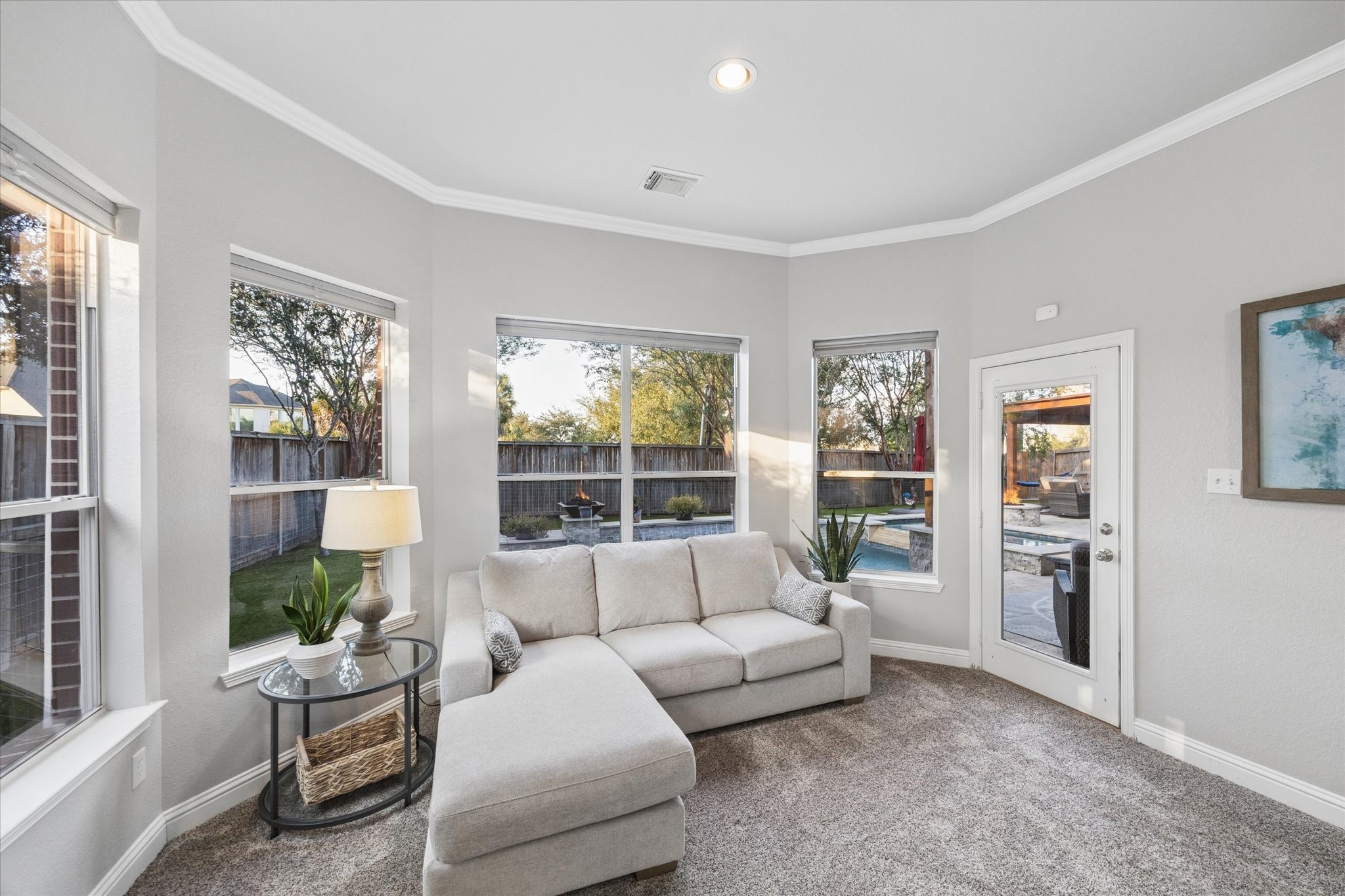  3523 Silvercreek Drive - 物件實景