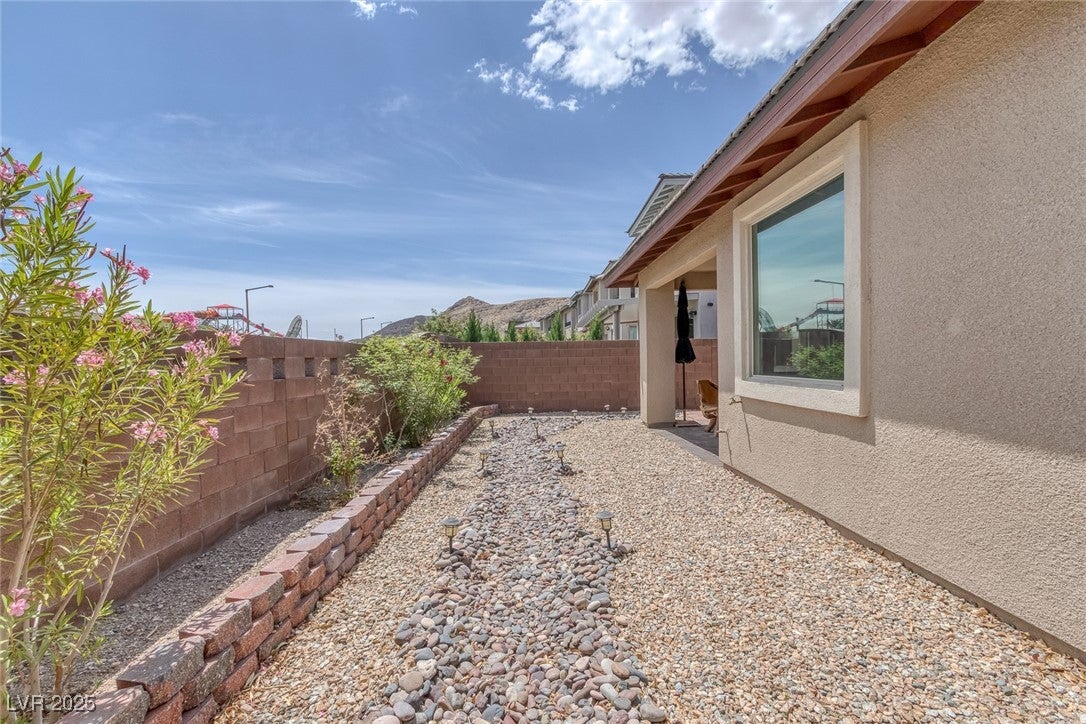 Las Vegas, Nevada, 89148, United States, 3 Bedrooms Bedrooms, ,2 BathroomsBathrooms,Residential,For Sale,1921692