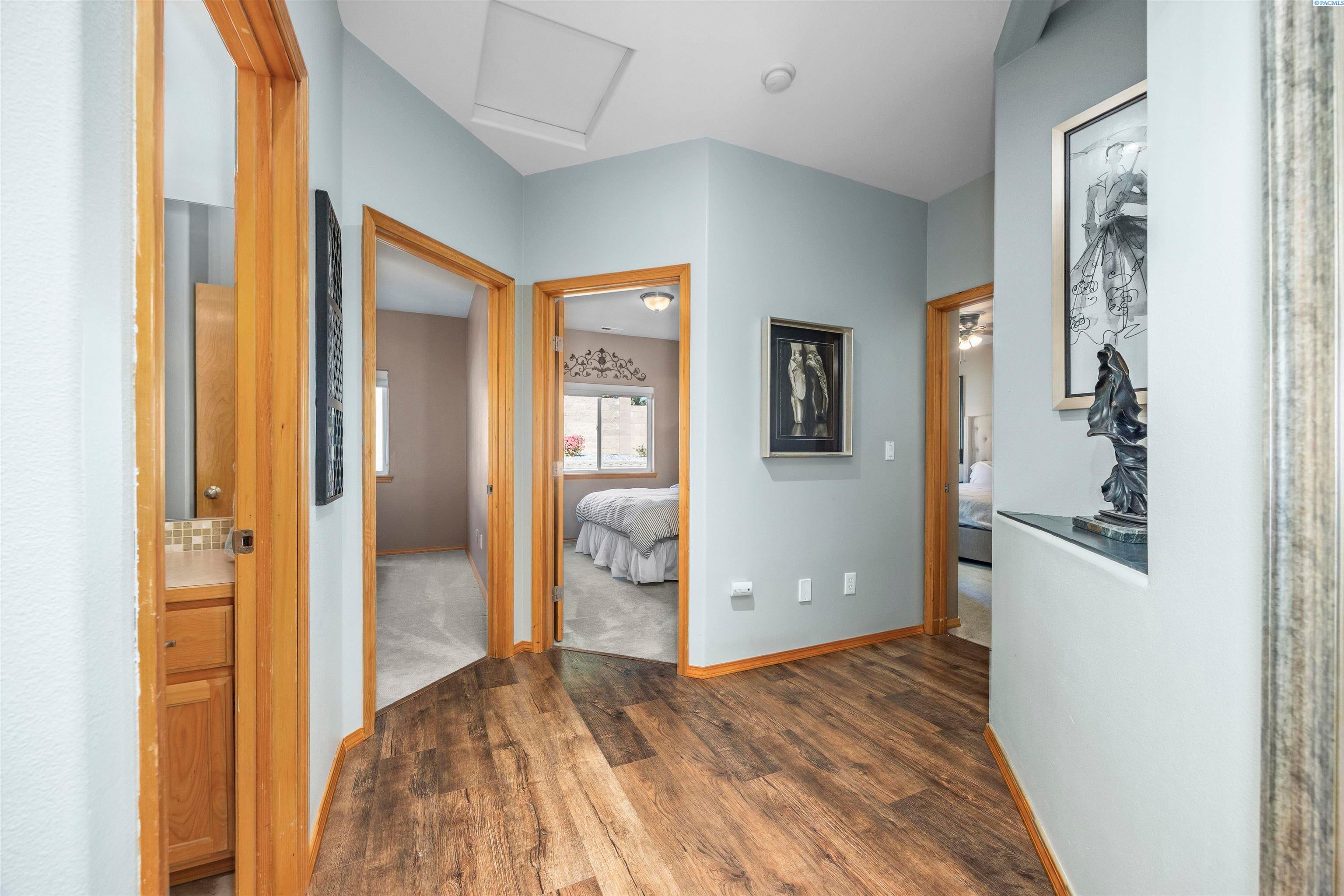 Kennewick, Washington, 99338, United States, 4 Bedrooms Bedrooms, ,2 BathroomsBathrooms,Residential,For Sale,1981833