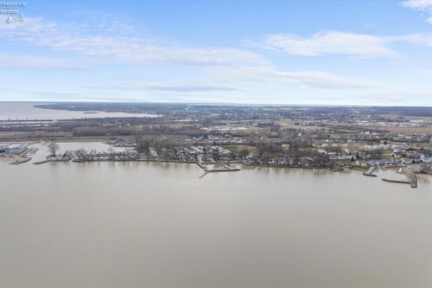 Marblehead, Ohio, 43440, United States, 4 Bedrooms Bedrooms, ,3 BathroomsBathrooms,Residential,For Sale,1921808