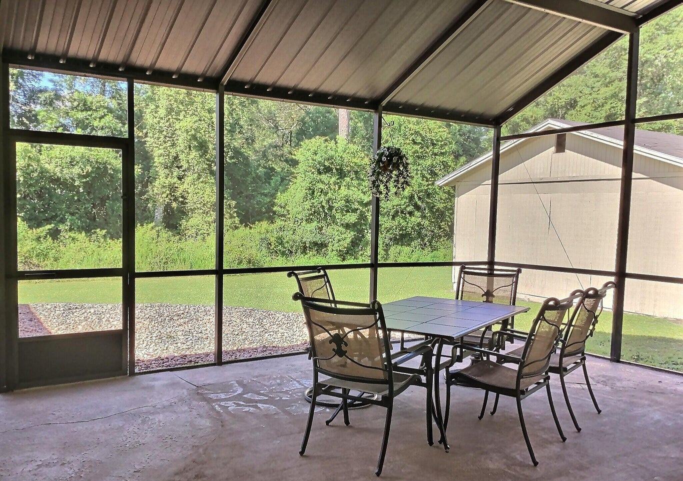 Hawthorne, Florida, 32640, United States, 5 Bedrooms Bedrooms, ,2 BathroomsBathrooms,Residential,For Sale,1903674