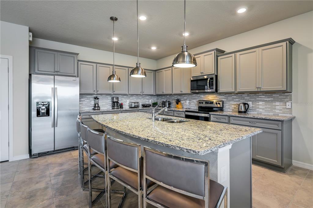 Davenport, Florida, 33897, United States, 9 Bedrooms Bedrooms, ,8 BathroomsBathrooms,Residential,For Sale,1964682