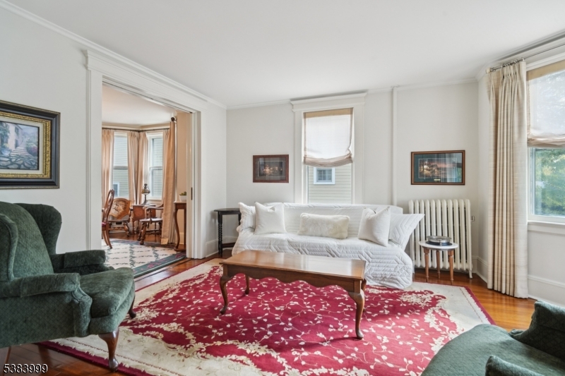 Millburn Twp., New Jersey, 07078, United States, 3 Bedrooms Bedrooms, ,3 BathroomsBathrooms,Residential,For Sale,1988129