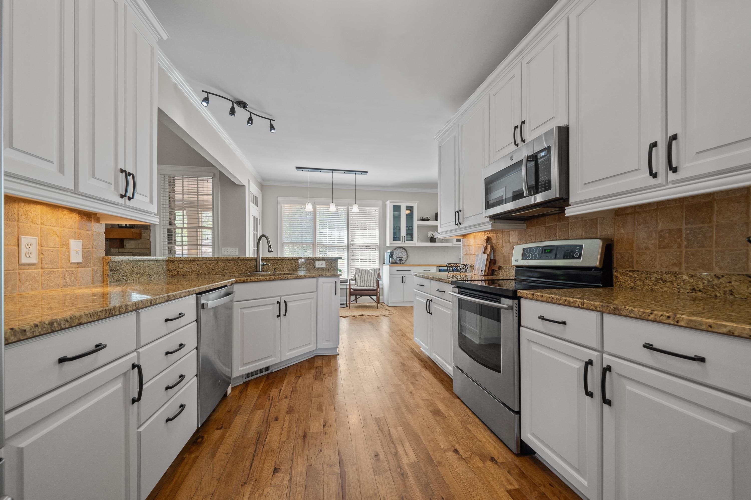Eatonton, Georgia, 31024, United States, 3 Bedrooms Bedrooms, ,4 BathroomsBathrooms,Residential,For Sale,1885439