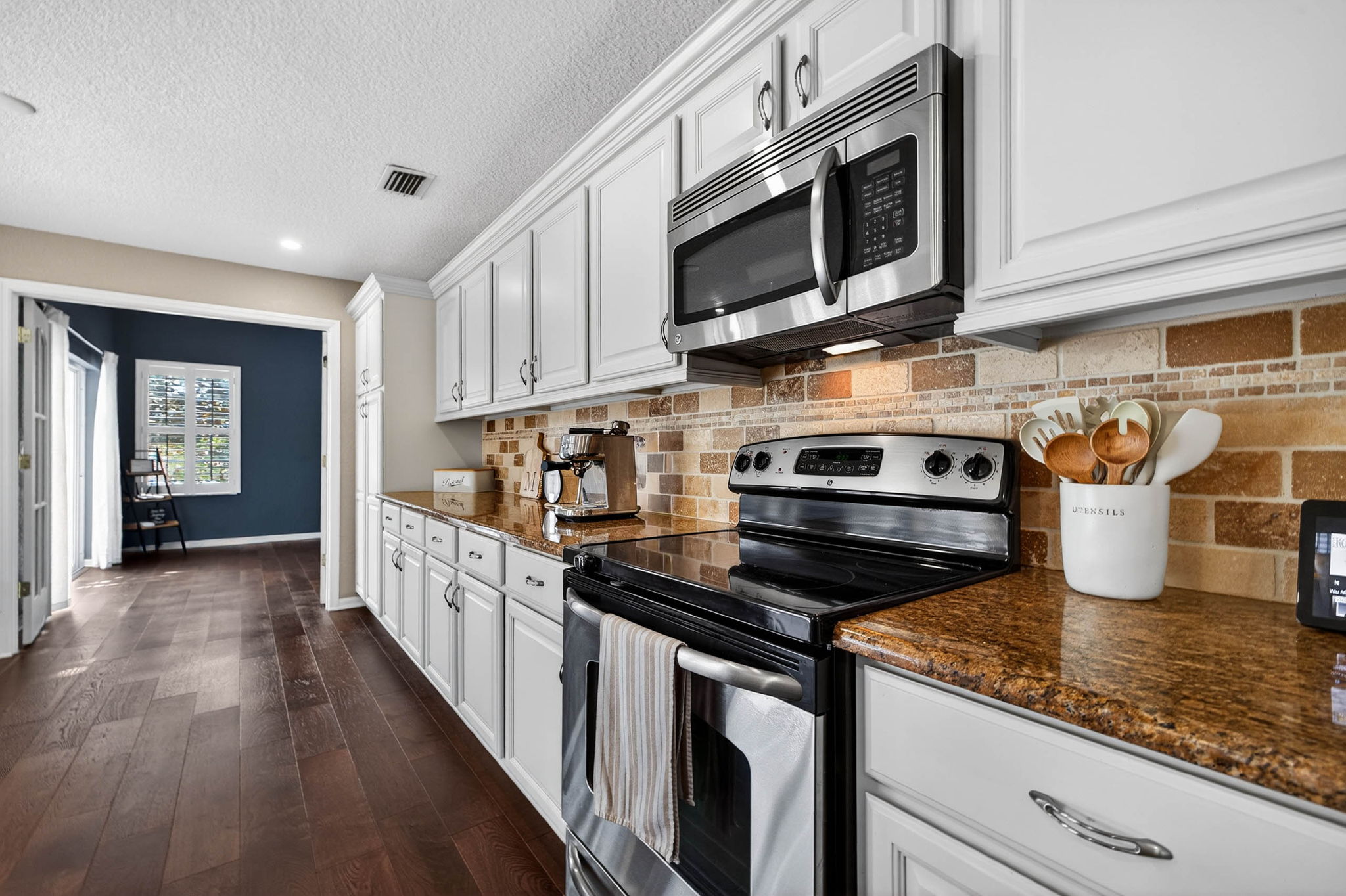 Lutz, Florida, 33549, United States, 4 Bedrooms Bedrooms, ,3 BathroomsBathrooms,Residential,For Sale,2010768