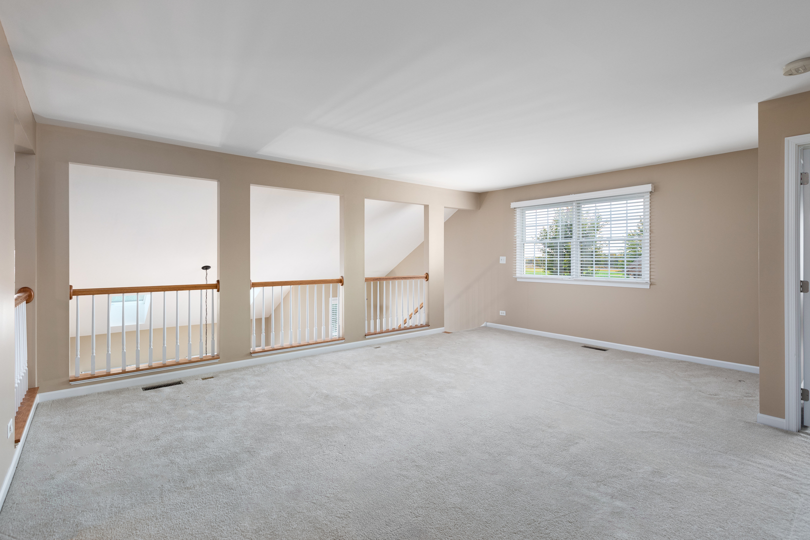 North Aurora, Illinois, 60542, United States, 3 Bedrooms Bedrooms, ,3 BathroomsBathrooms,Residential,For Sale,1969477