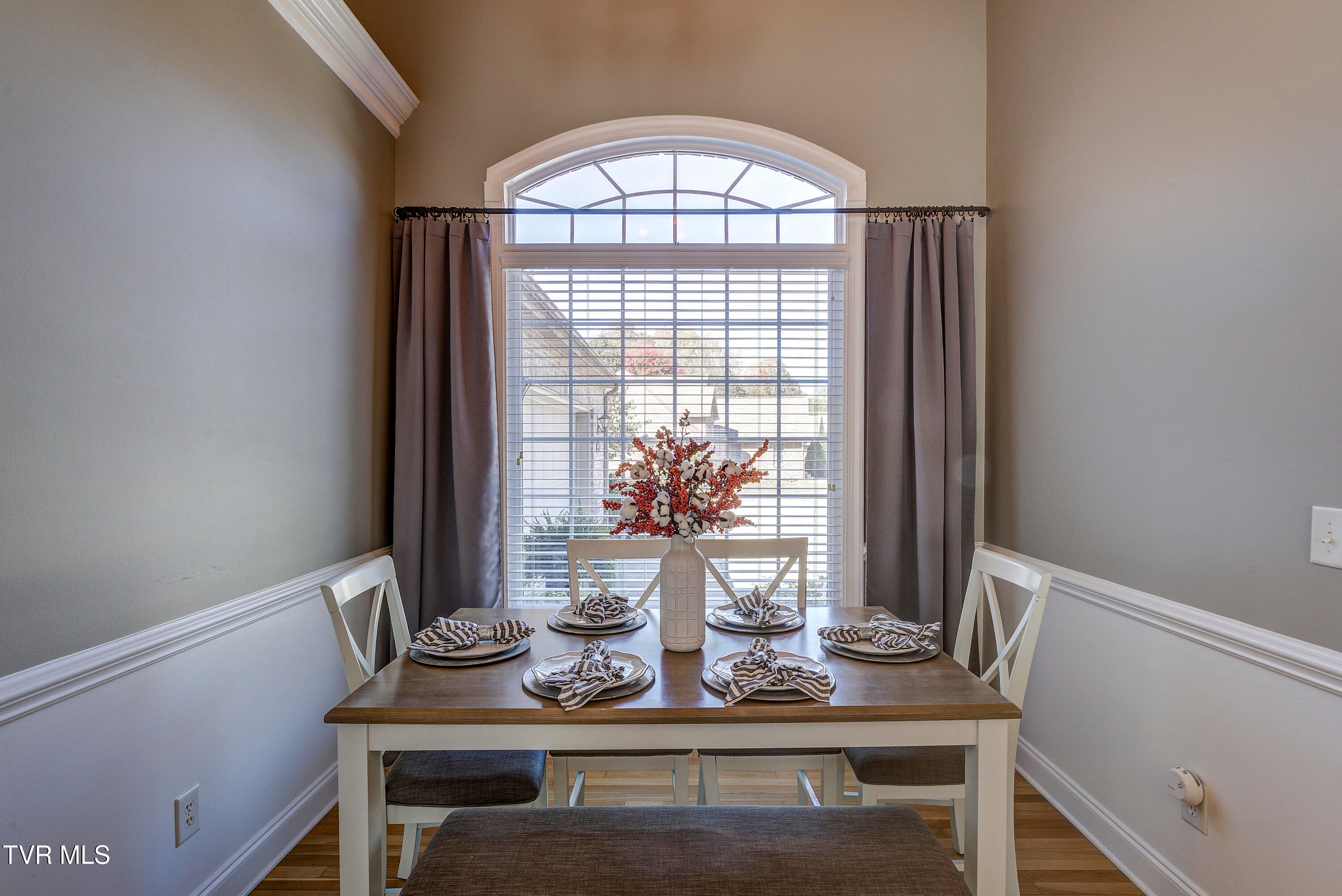 Johnson City, Tennessee, 37604, United States, 5 Bedrooms Bedrooms, ,3 BathroomsBathrooms,Residential,For Sale,1964815