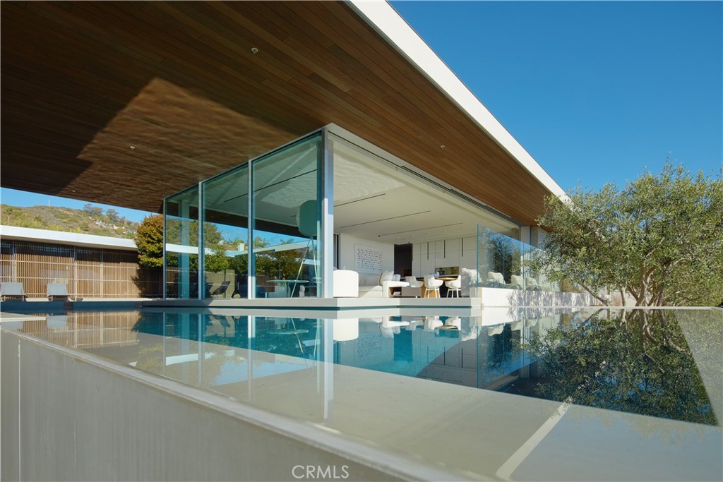 Laguna Beach, California, 92651, United States, 4 Bedrooms Bedrooms, ,6 BathroomsBathrooms,Residential,For Sale,1988252