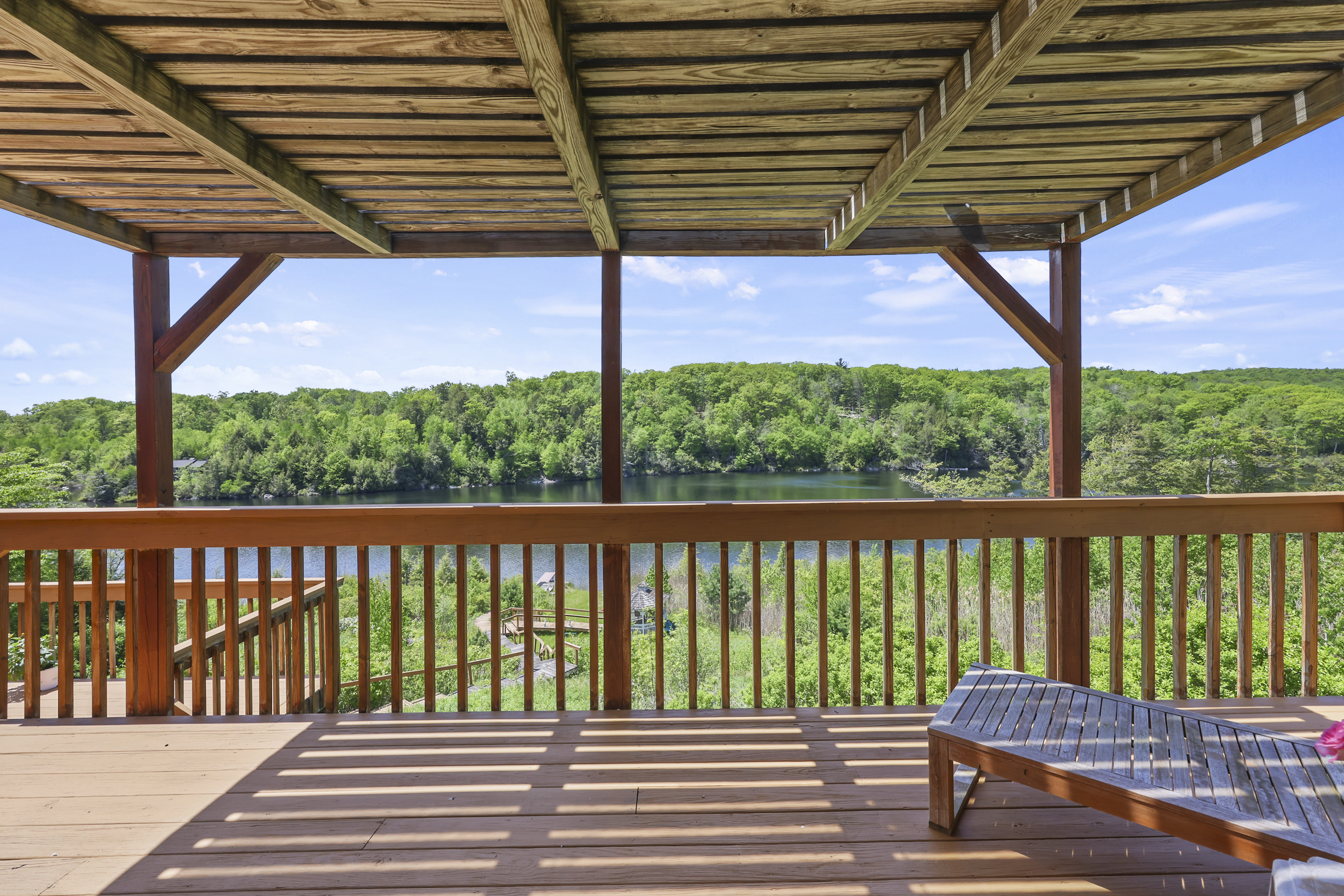  Exceptional Waterfront Retreat on Tranquil Hayes Pond - 物件實景