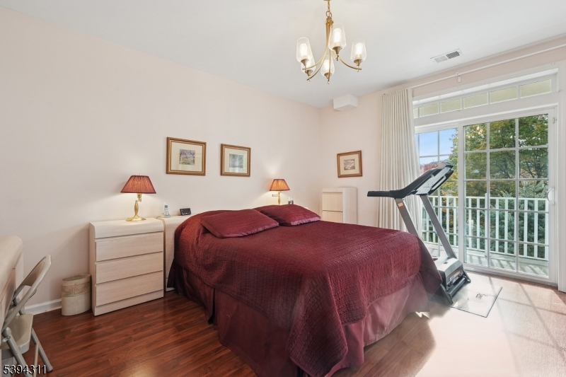 Cedar Grove Twp., New Jersey, 07009, United States, 2 Bedrooms Bedrooms, ,2 BathroomsBathrooms,Residential,For Sale,1989209