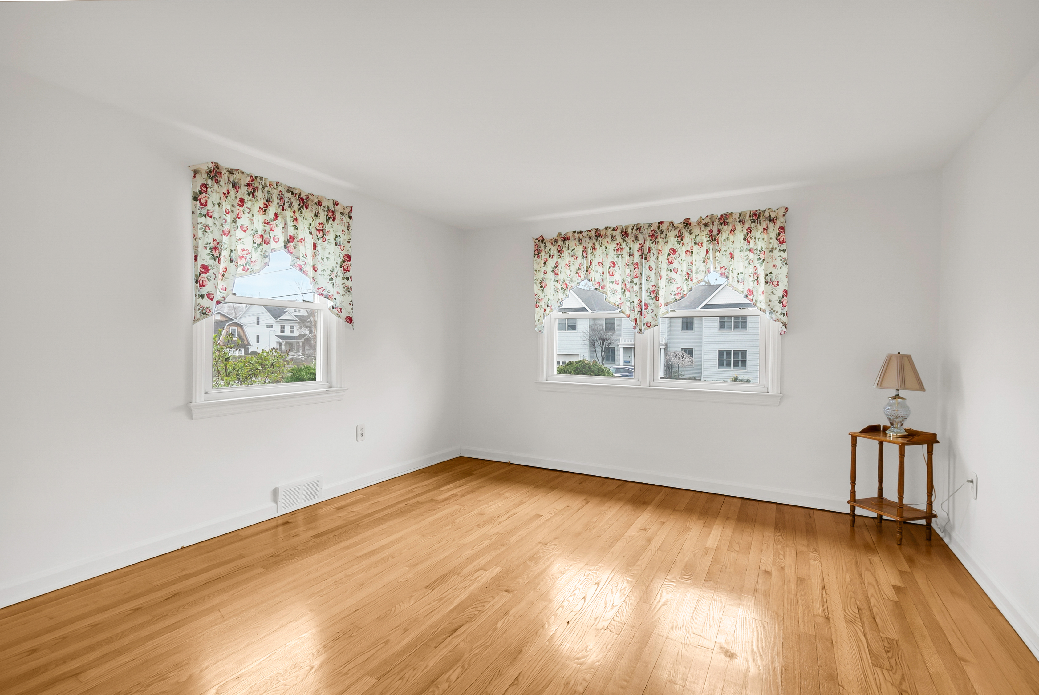  Fantastic Ranch on a Triangular  Corner Lot - 物件實景