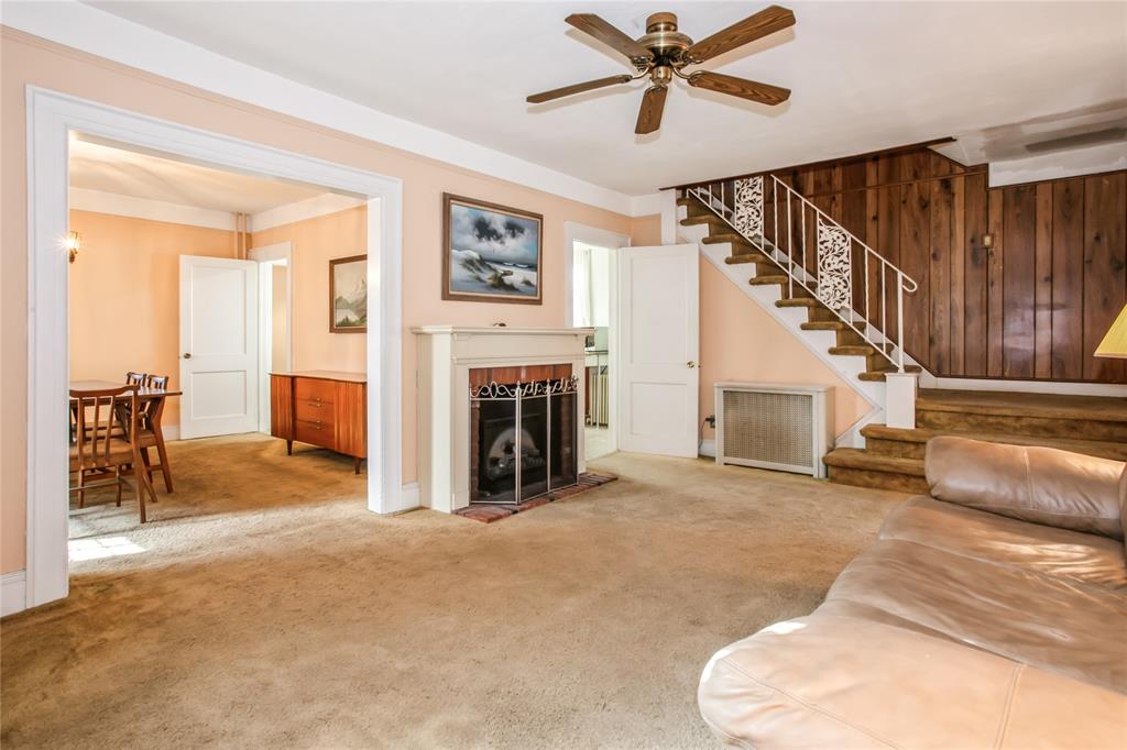 New Hyde Park, New York, 11040, United States, 3 Bedrooms Bedrooms, ,2 BathroomsBathrooms,Residential,For Sale,1923686