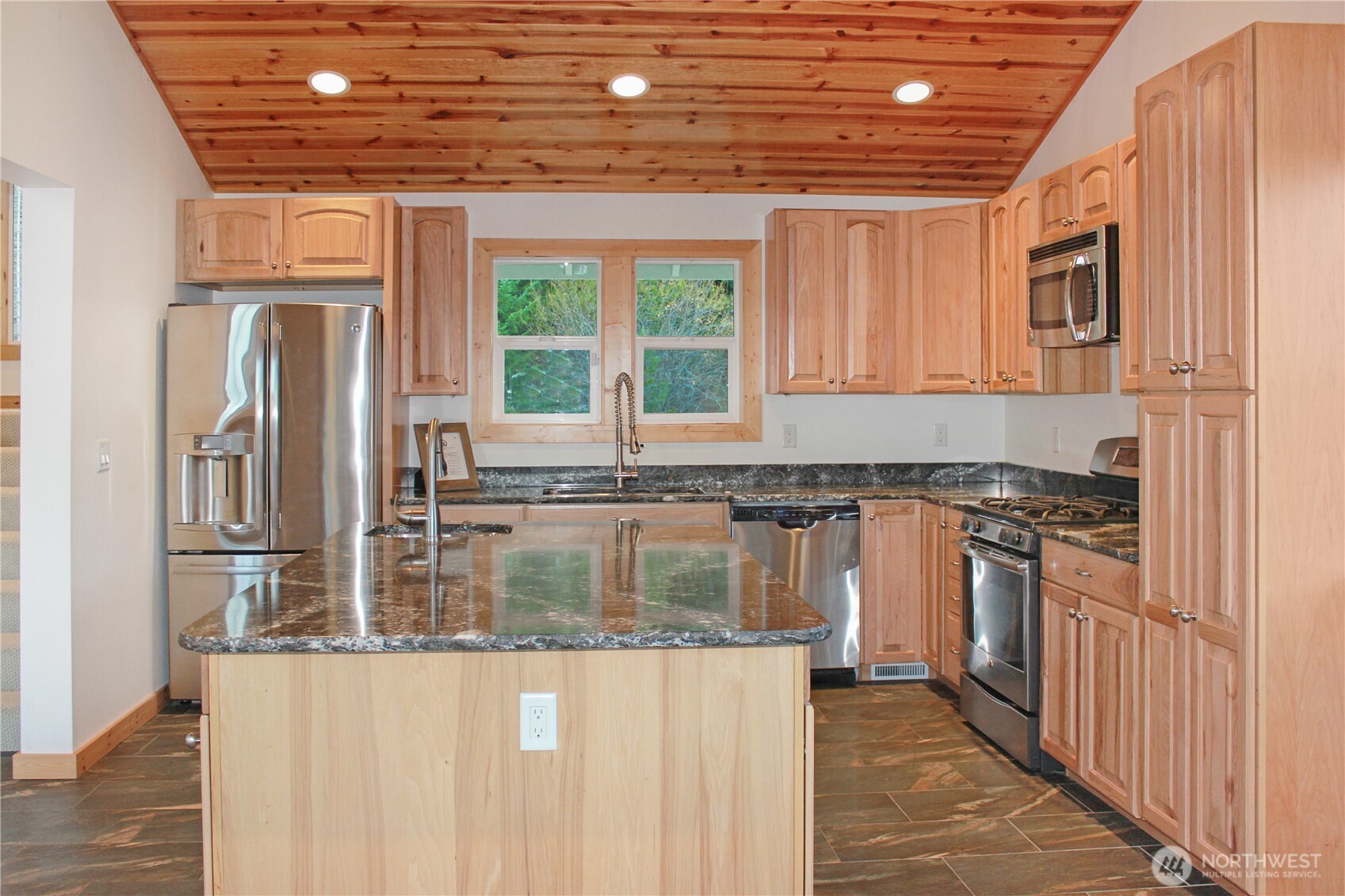 Cle Elum, Washington, 98922, United States, 3 Bedrooms Bedrooms, ,2 BathroomsBathrooms,Residential,For Sale,2001560