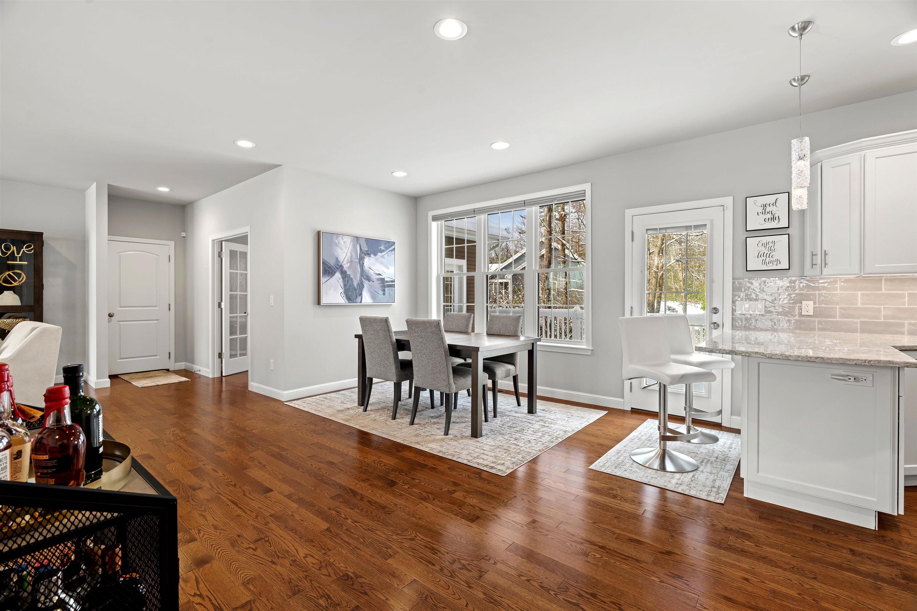 Manchester, New Hampshire, 03102, United States, 3 Bedrooms Bedrooms, ,3 BathroomsBathrooms,Residential,For Sale,2003193