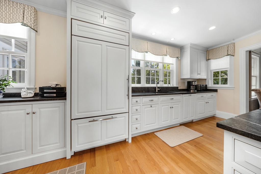 Hingham, Massachusetts, 02043, United States, 5 Bedrooms Bedrooms, ,5 BathroomsBathrooms,Residential,For Sale,1901935