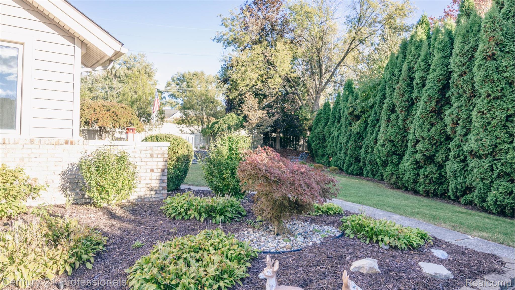 RochesterHills, Michigan, 48309, United States, 4 Bedrooms Bedrooms, ,4 BathroomsBathrooms,Residential,For Sale,1980404