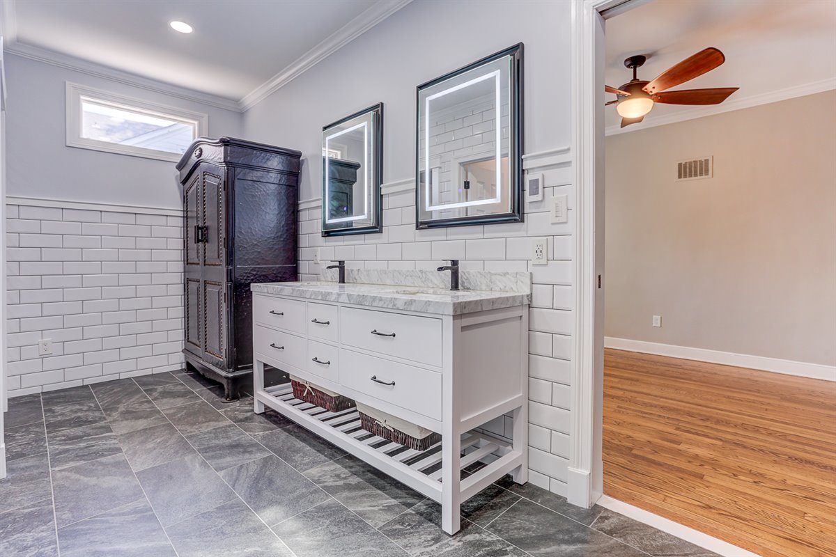 Memphis, Tennessee, 38111, United States, 4 Bedrooms Bedrooms, ,3 BathroomsBathrooms,Residential,For Sale,1974994