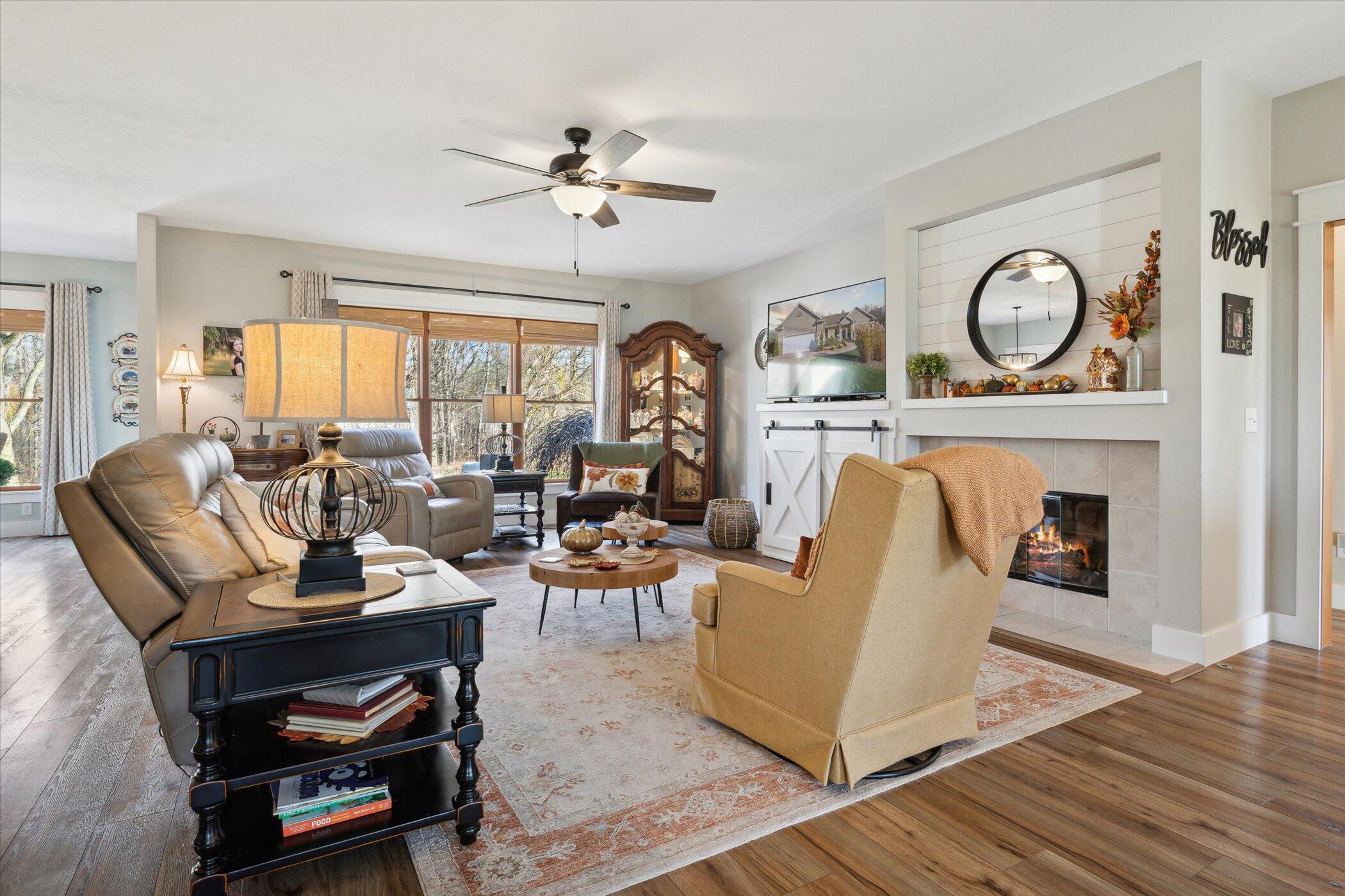 Edwardsburg, Michigan, 49112, United States, 4 Bedrooms Bedrooms, ,4 BathroomsBathrooms,Residential,For Sale,1989598