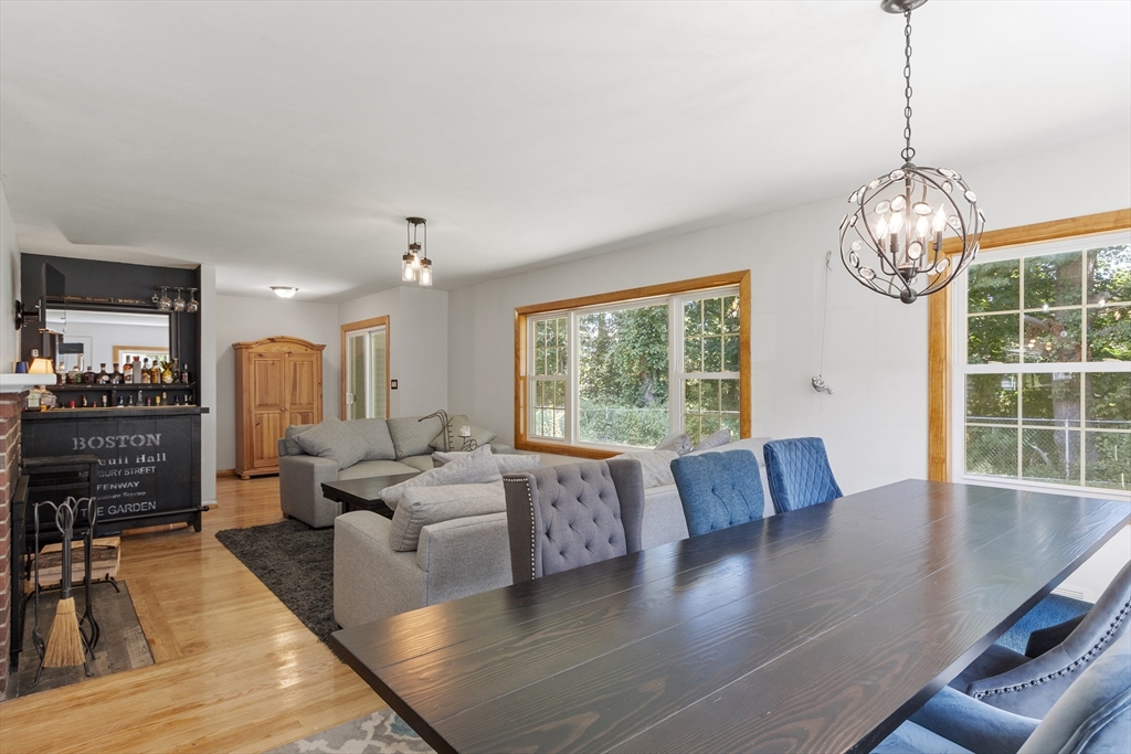 Framingham, Massachusetts, 01701, United States, 4 Bedrooms Bedrooms, ,3 BathroomsBathrooms,Residential,For Sale,1939196