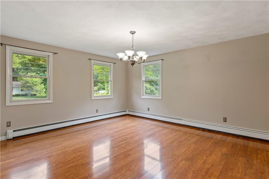 North Smithfield, Rhode Island, 02896, United States, 3 Bedrooms Bedrooms, ,3 BathroomsBathrooms,Residential,For Sale,1870589