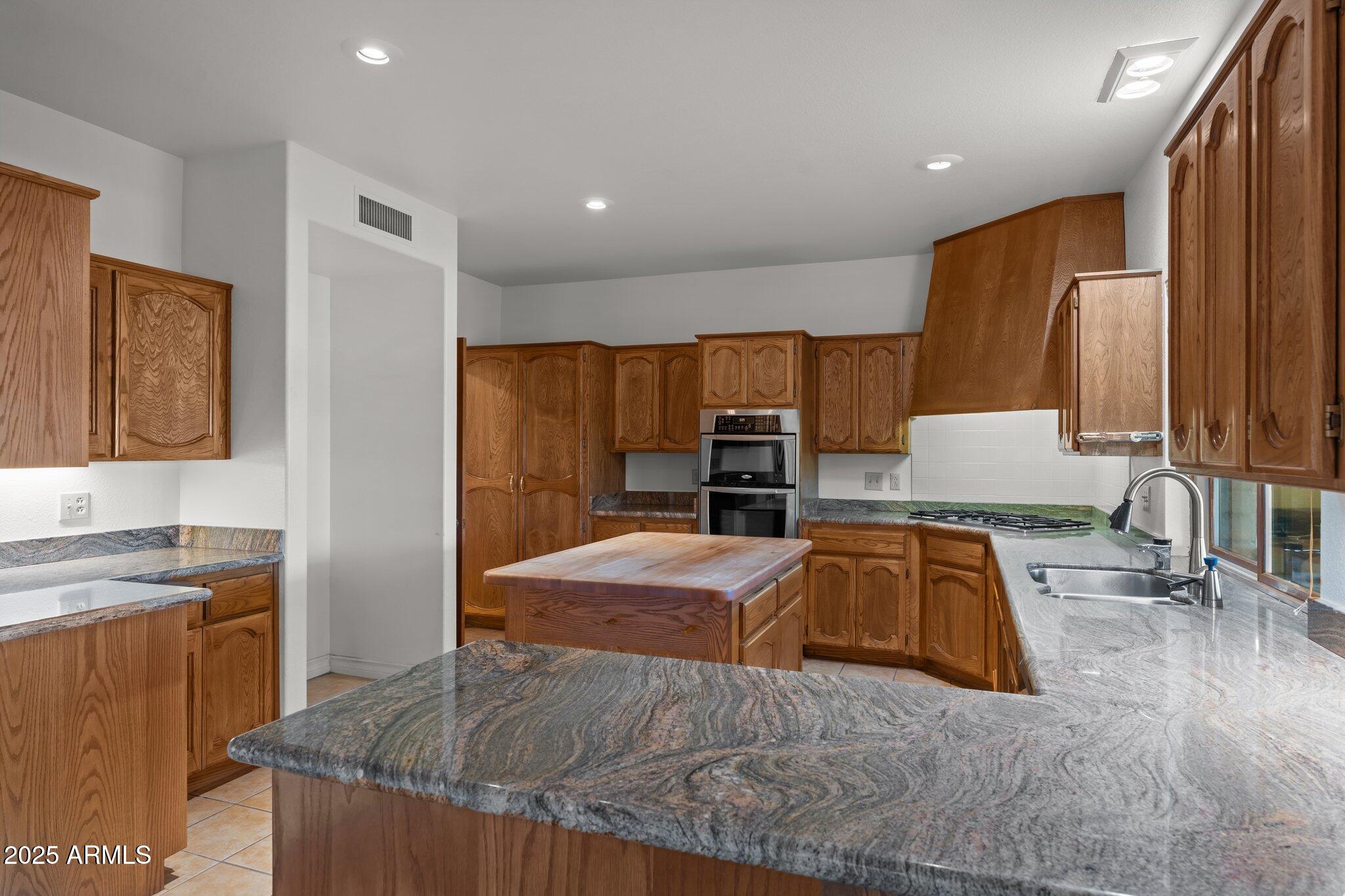 Wickenburg, Arizona, 85390, United States, 3 Bedrooms Bedrooms, ,3 BathroomsBathrooms,Residential,For Sale,1976707