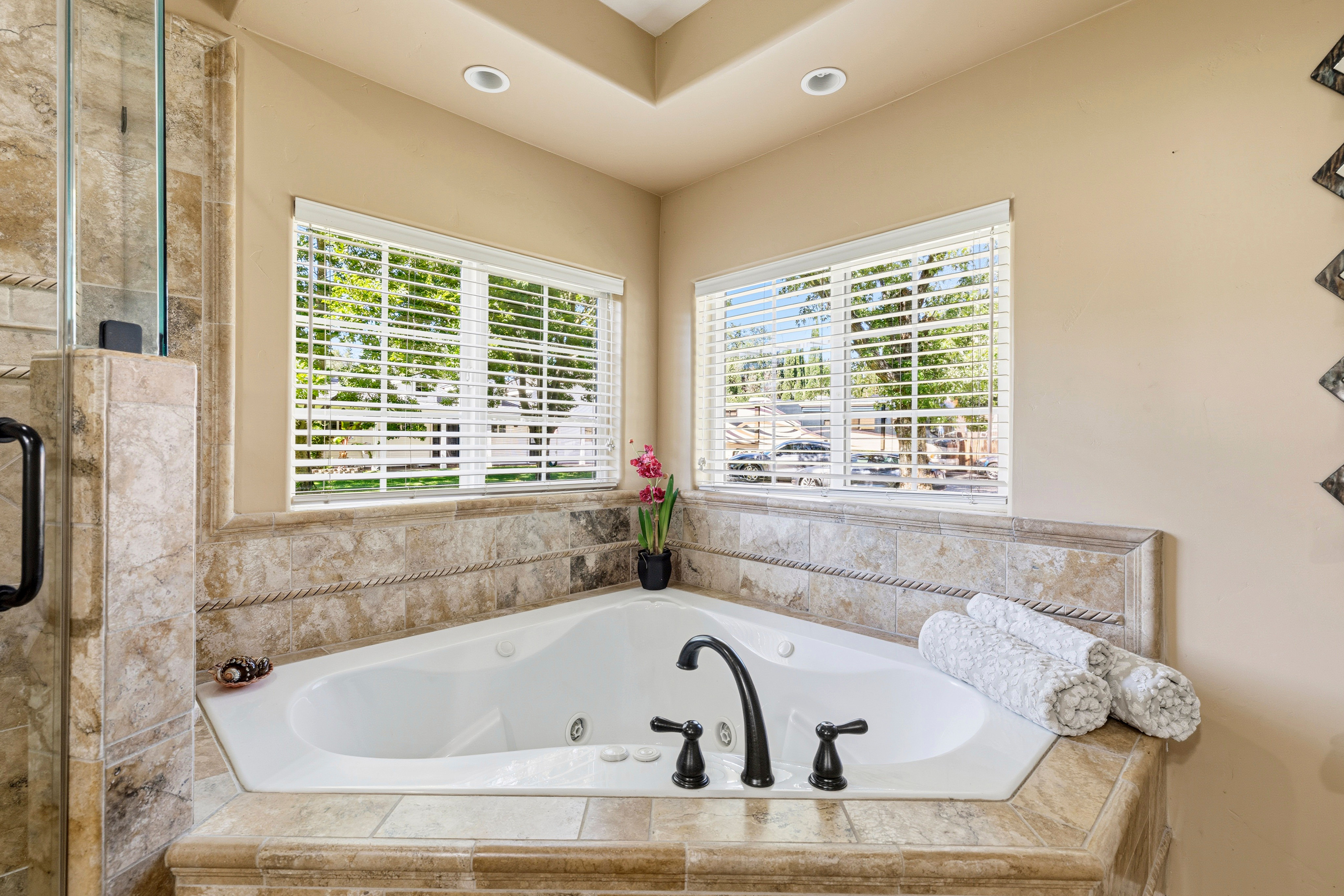  8723 Phoenix Avenue, Fair Oaks, CA 95628 - 物件實景