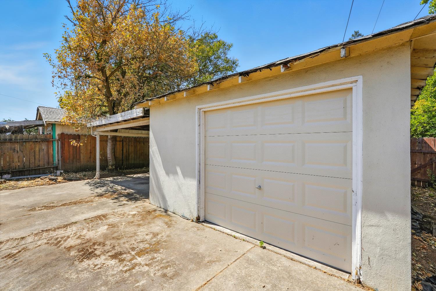 Sacramento, California, 95820, United States, 3 Bedrooms Bedrooms, ,2 BathroomsBathrooms,Residential,For Sale,1940182