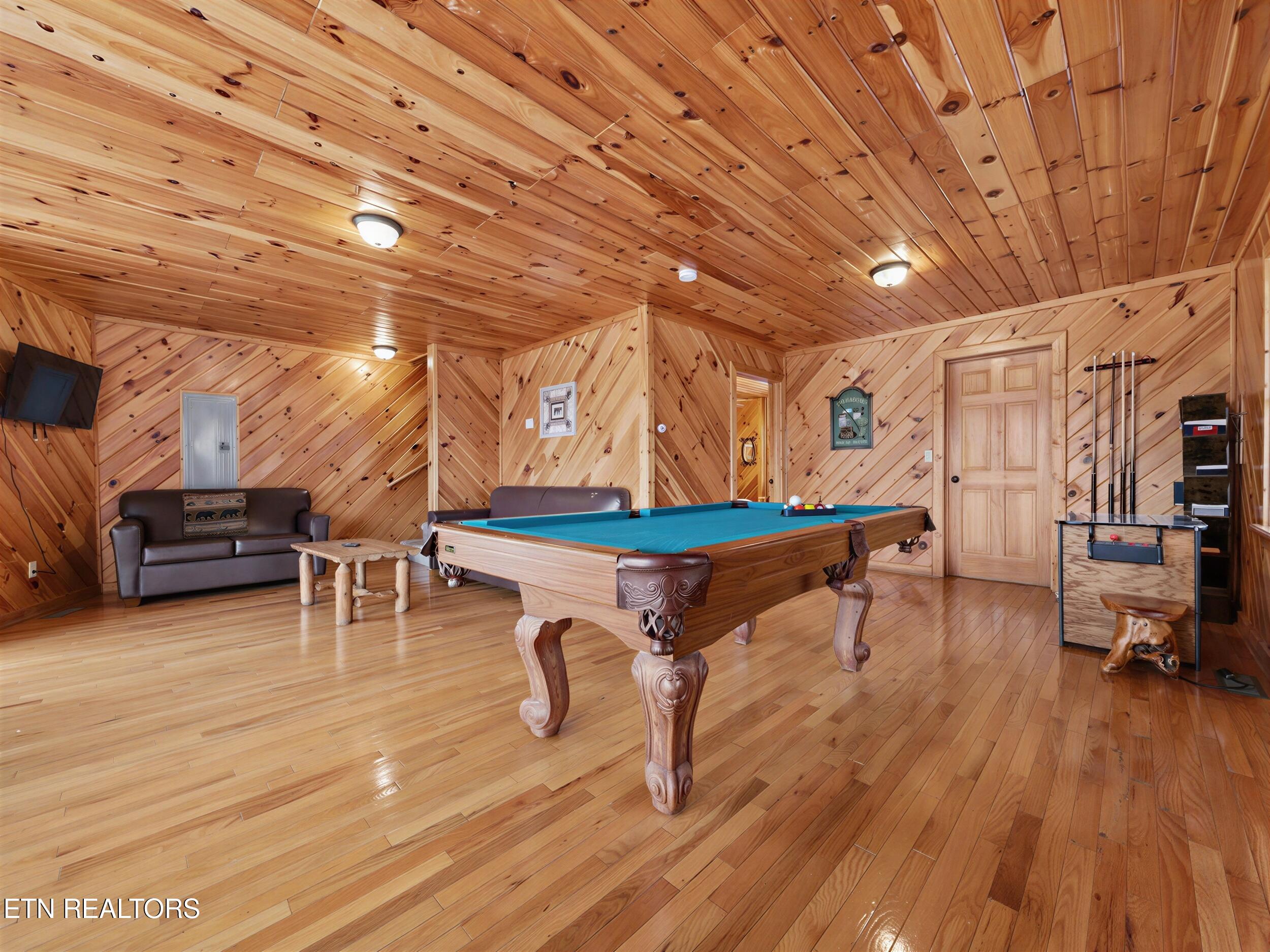 Sevierville, Tennessee, 37862, United States, 2 Bedrooms Bedrooms, ,2 BathroomsBathrooms,Residential,For Sale,2027431