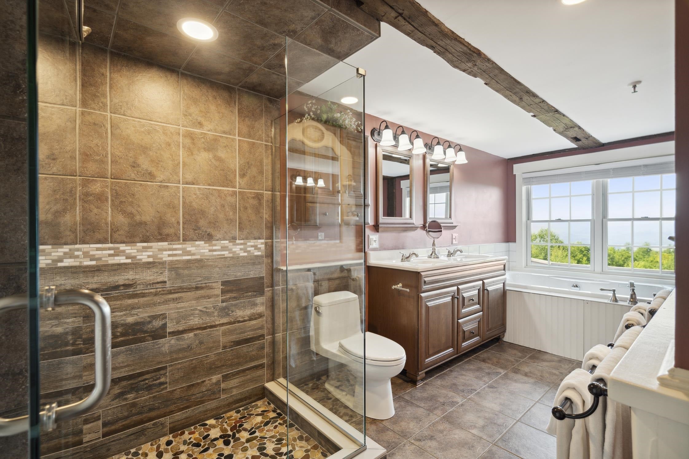 Bristol, New Hampshire, 03222, United States, 8 Bedrooms Bedrooms, ,5 BathroomsBathrooms,Residential,For Sale,1883549
