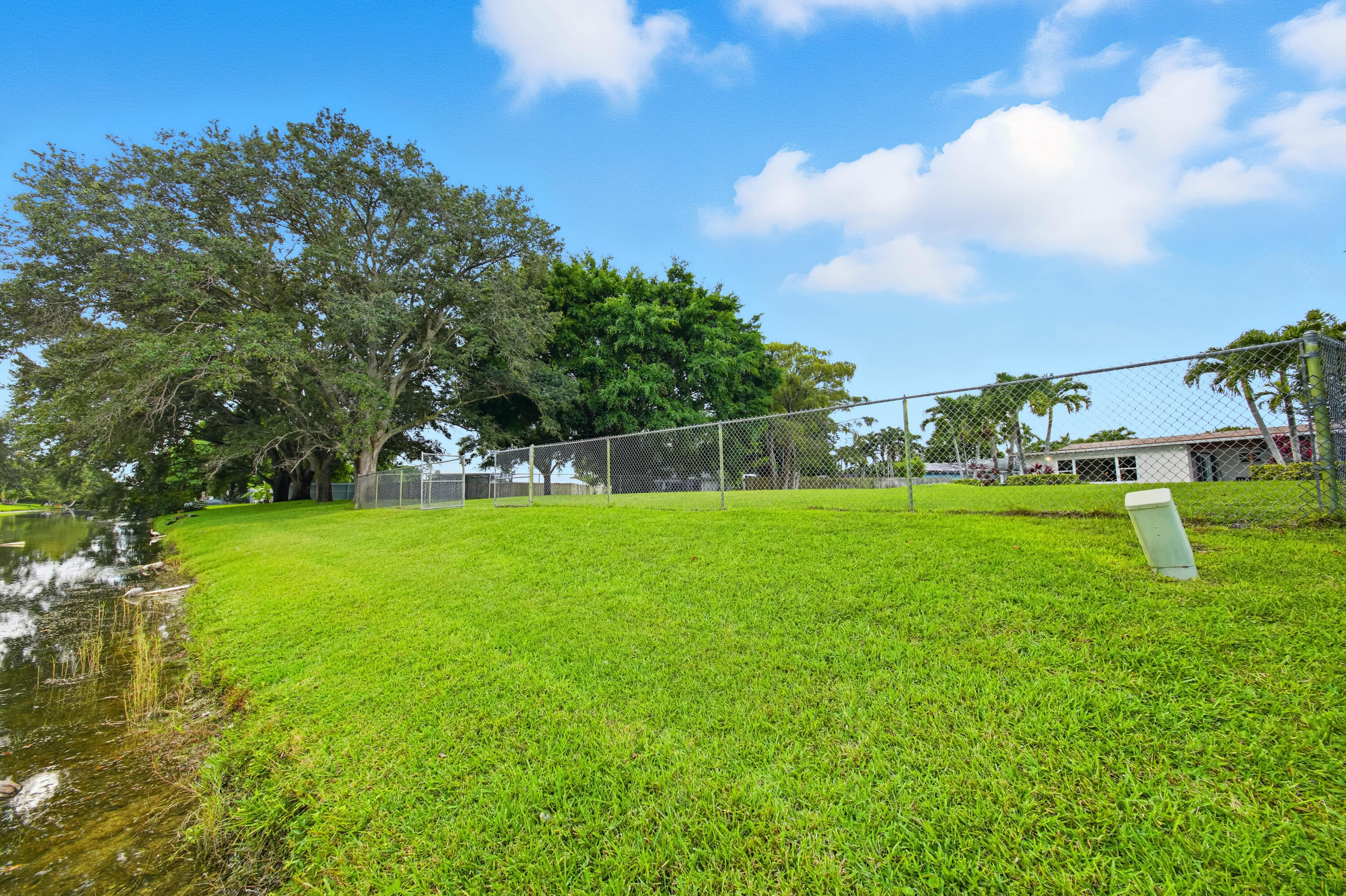 Royal Palm Beach, Florida, 33411, United States, 3 Bedrooms Bedrooms, ,3 BathroomsBathrooms,Residential,For Sale,1970121