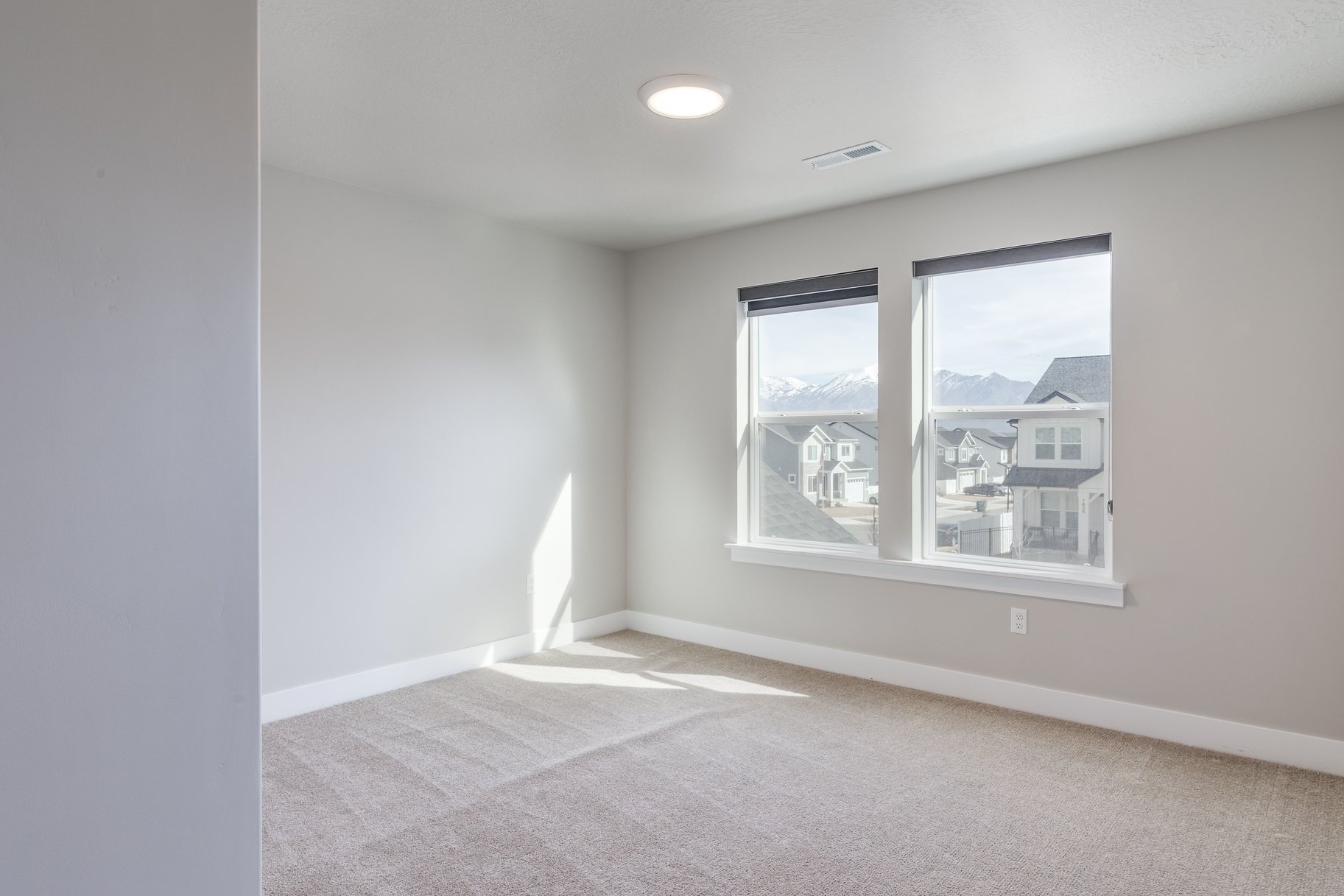  Fantastically Upgraded 2-Story Home with Theater and ADU - 物件實景