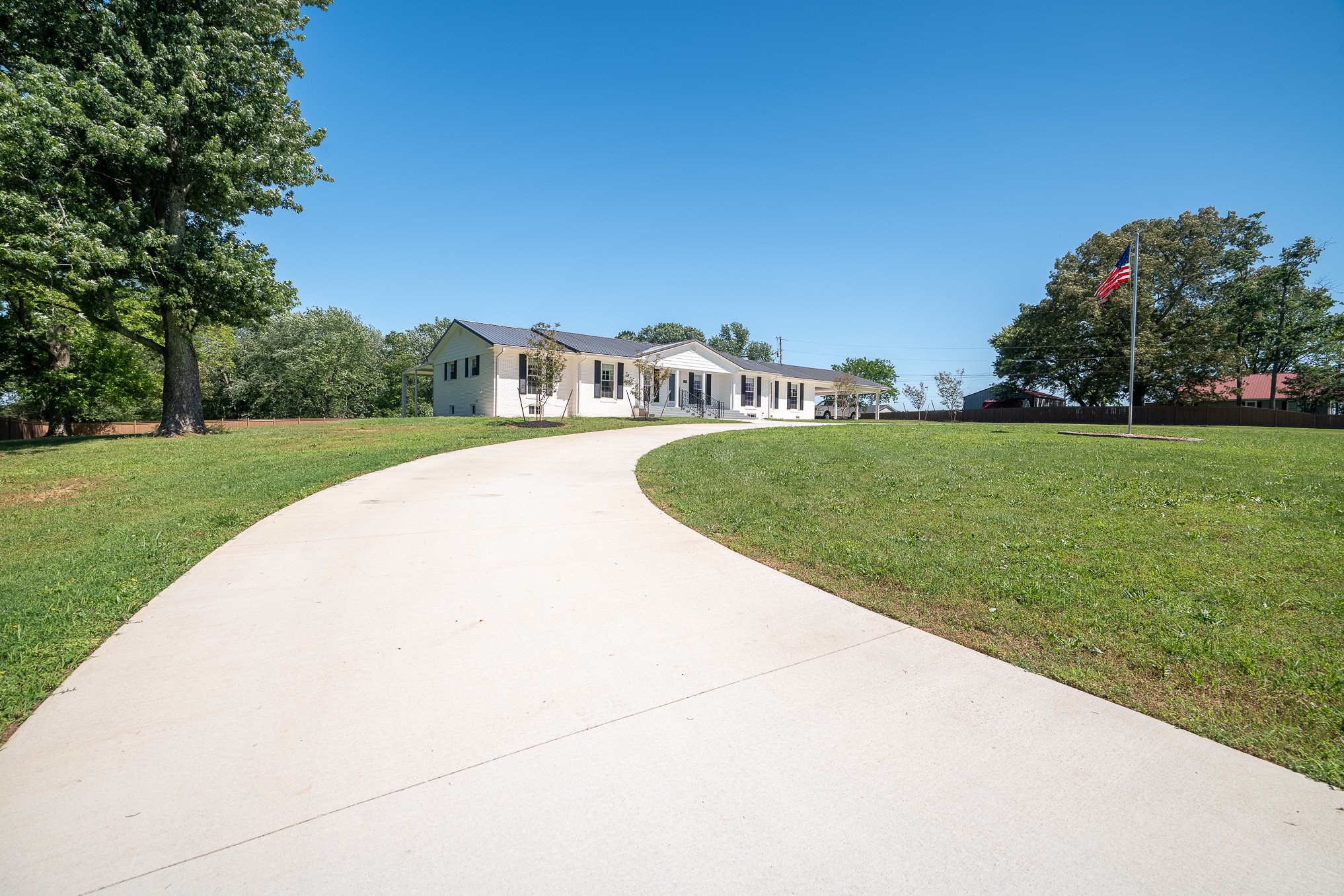 Lawrenceburg, Tennessee, 38464, United States, 3 Bedrooms Bedrooms, ,2 BathroomsBathrooms,Residential,For Sale,1828179