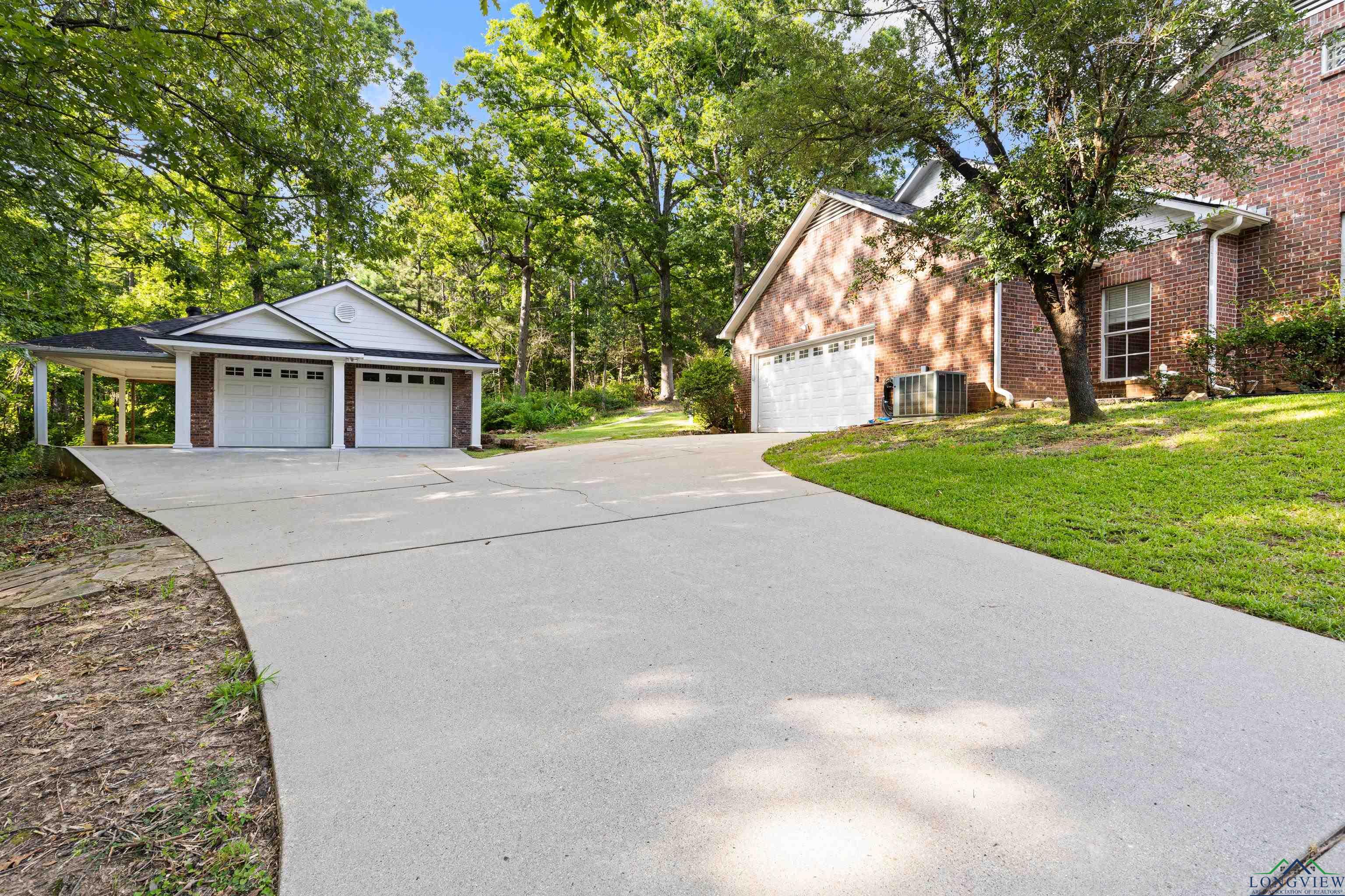 Longview, Texas, 75605, United States, 4 Bedrooms Bedrooms, ,6 BathroomsBathrooms,Residential,For Sale,1907778