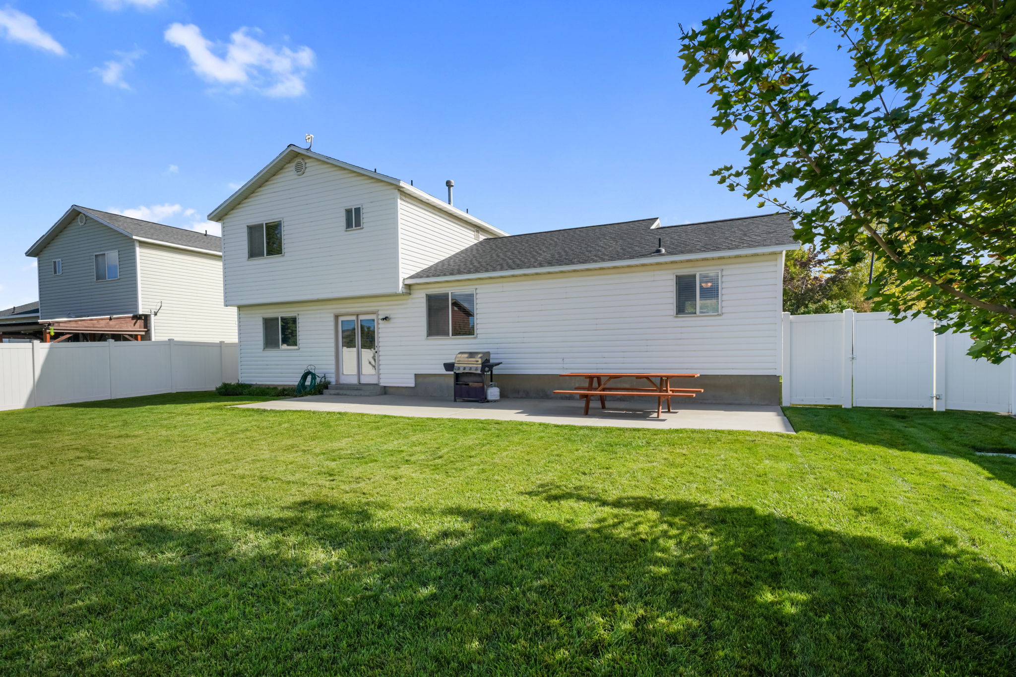 Lehi, Utah, 84043, United States, 4 Bedrooms Bedrooms, ,3 BathroomsBathrooms,Residential,For Sale,1973870