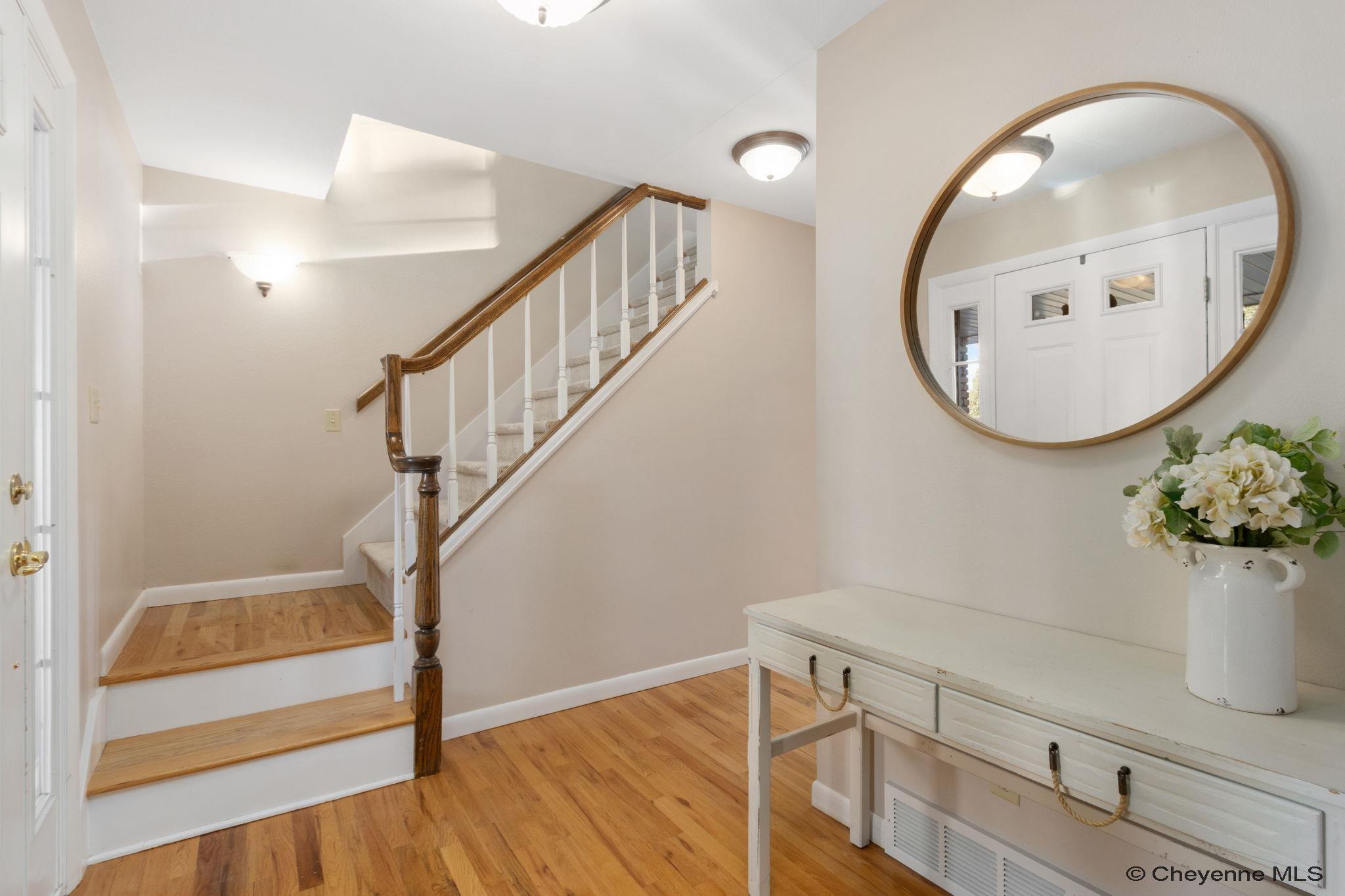 Cheyenne, Wyoming, 82001, United States, 5 Bedrooms Bedrooms, ,4 BathroomsBathrooms,Residential,For Sale,1992954