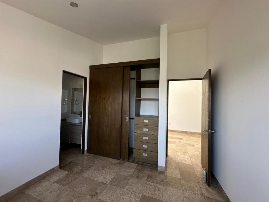 Metepec, Estado de méxico, 52148, Mexico, 3 Bedrooms Bedrooms, ,4 BathroomsBathrooms,Residential,For Sale,1996841