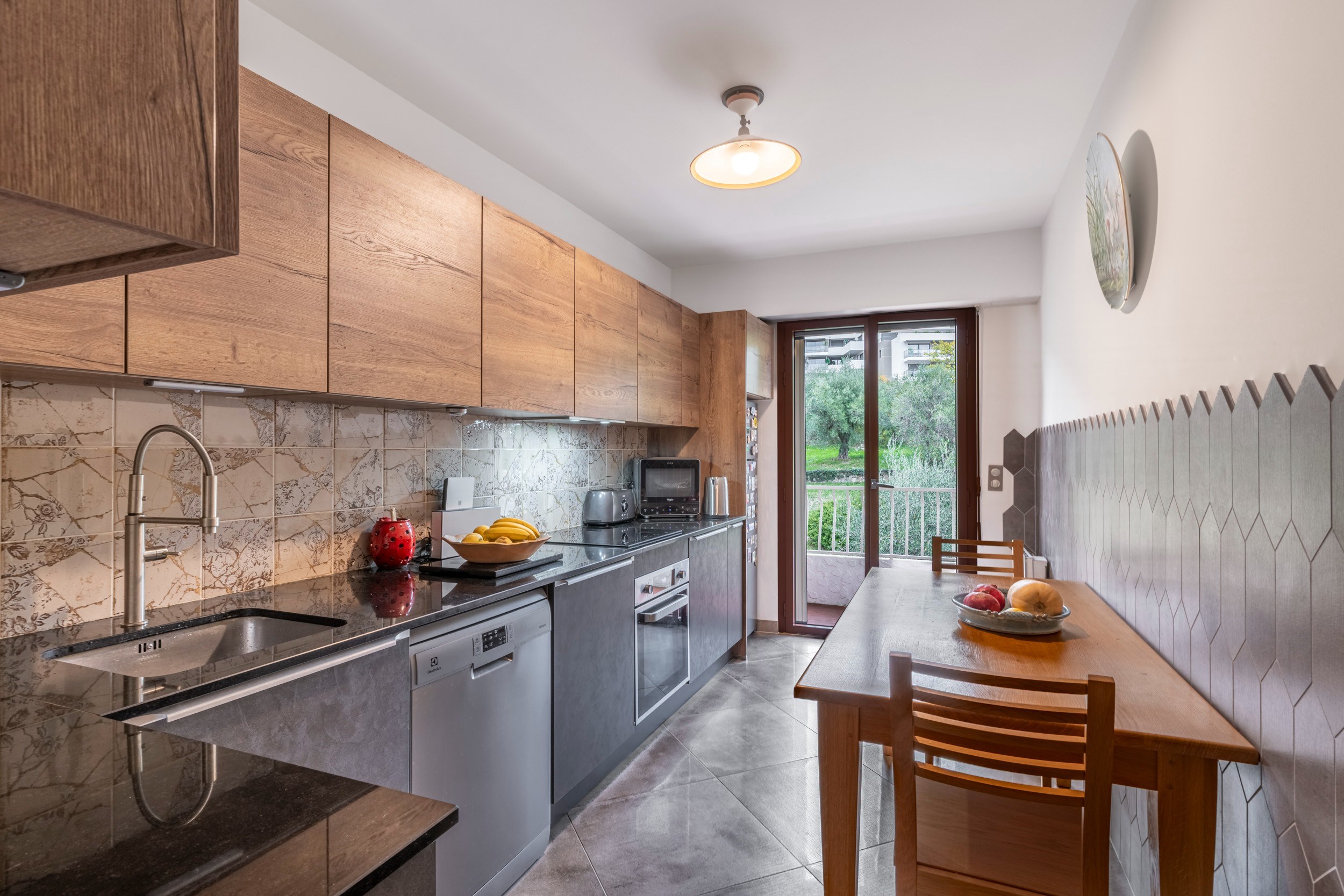  2-bedroom apartment in Vence: sea view, top floor, terraces, parking - 物件實景