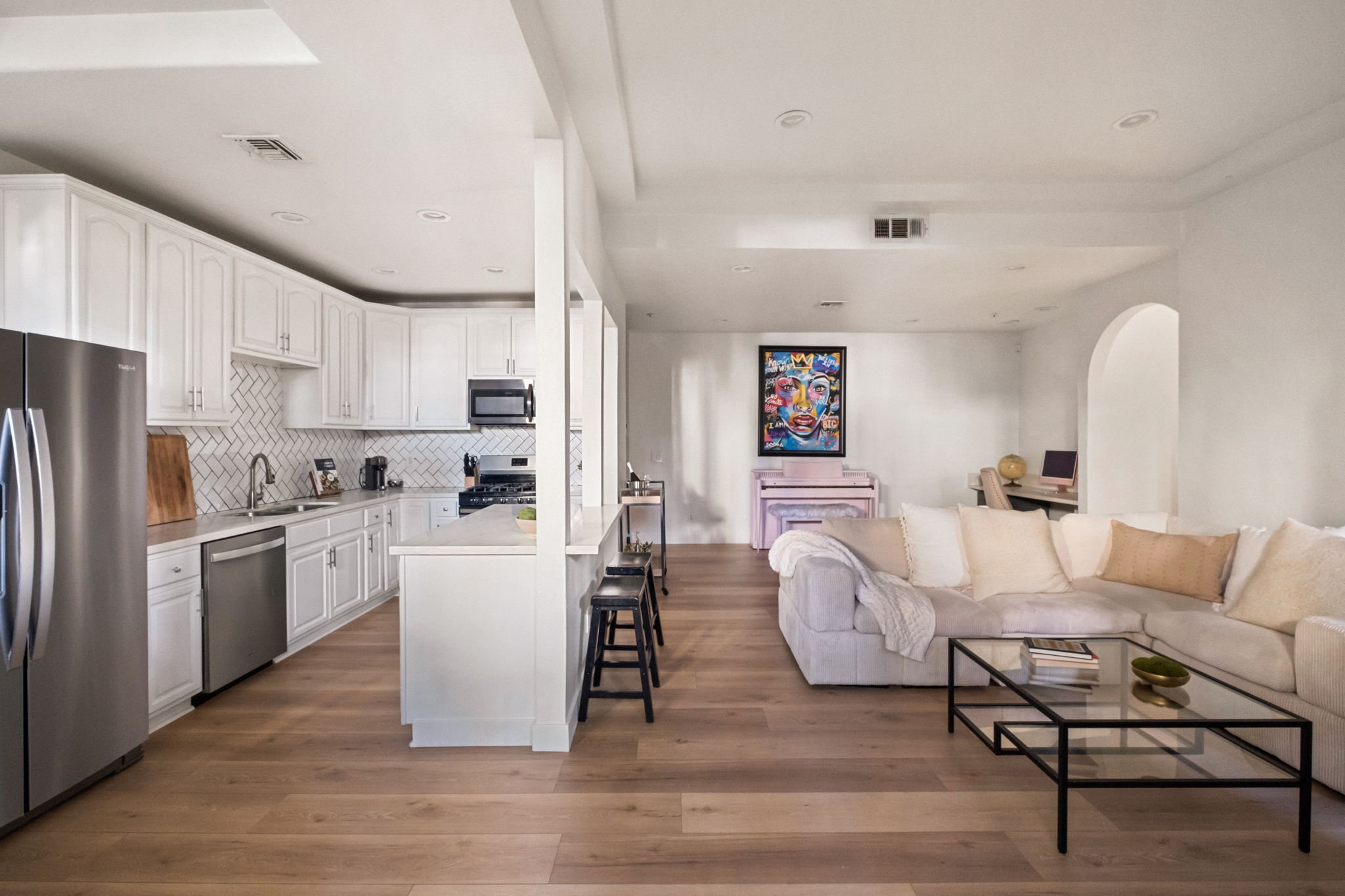  4943 Rosewood Ave - 物件實景