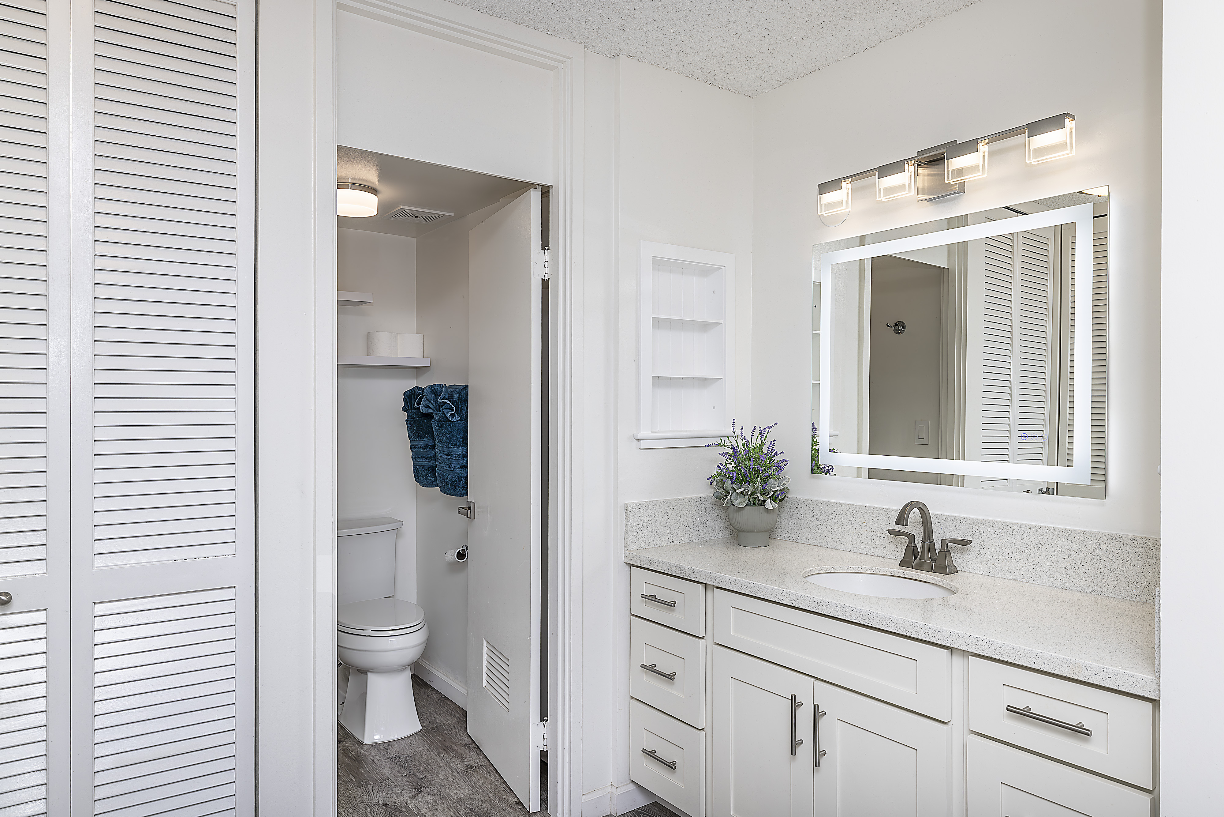 Honolulu, Hawaii, 96815, United States, 2 Bedrooms Bedrooms, ,2 BathroomsBathrooms,Residential,For Sale,1980604