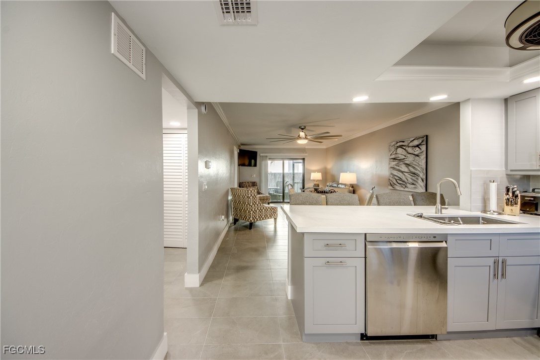 Fort Myers Beach, Florida, 33931, United States, 2 Bedrooms Bedrooms, ,2 BathroomsBathrooms,Residential,For Sale,2009064