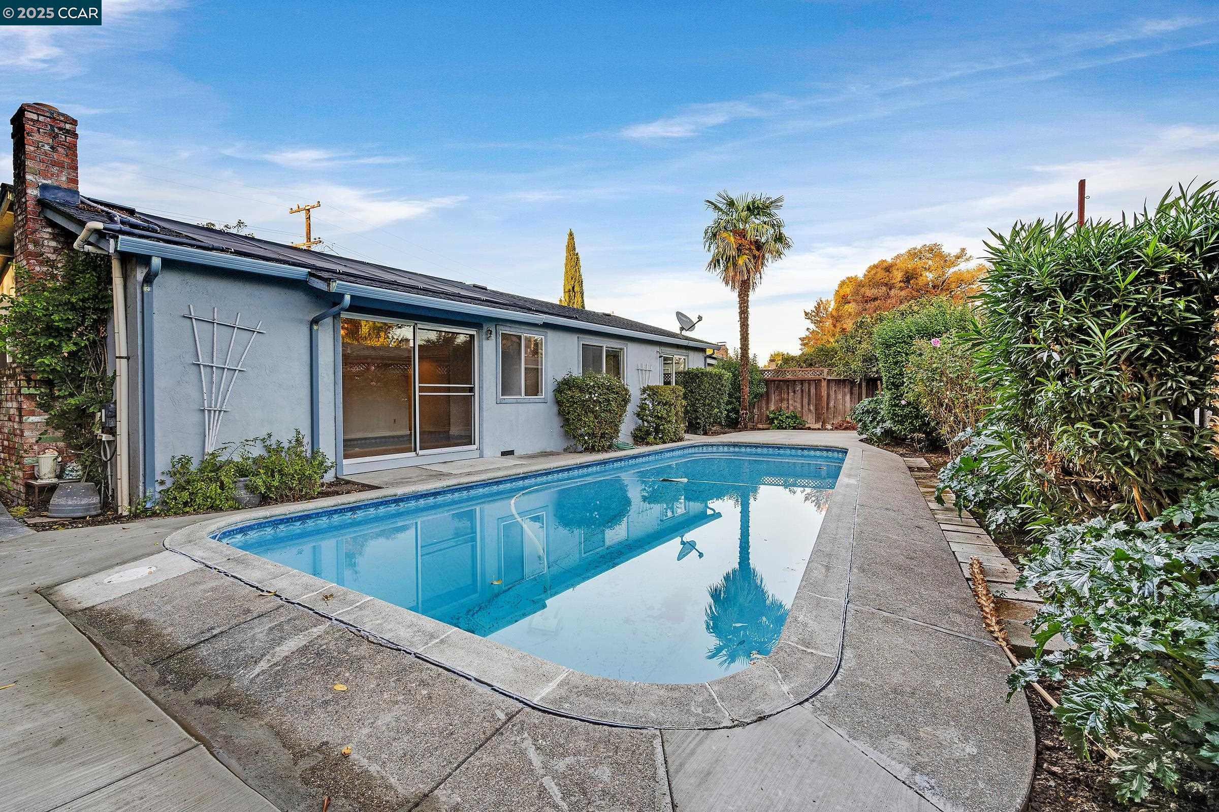 Concord, California, 94520, United States, 3 Bedrooms Bedrooms, ,2 BathroomsBathrooms,Residential,For Sale,1988919