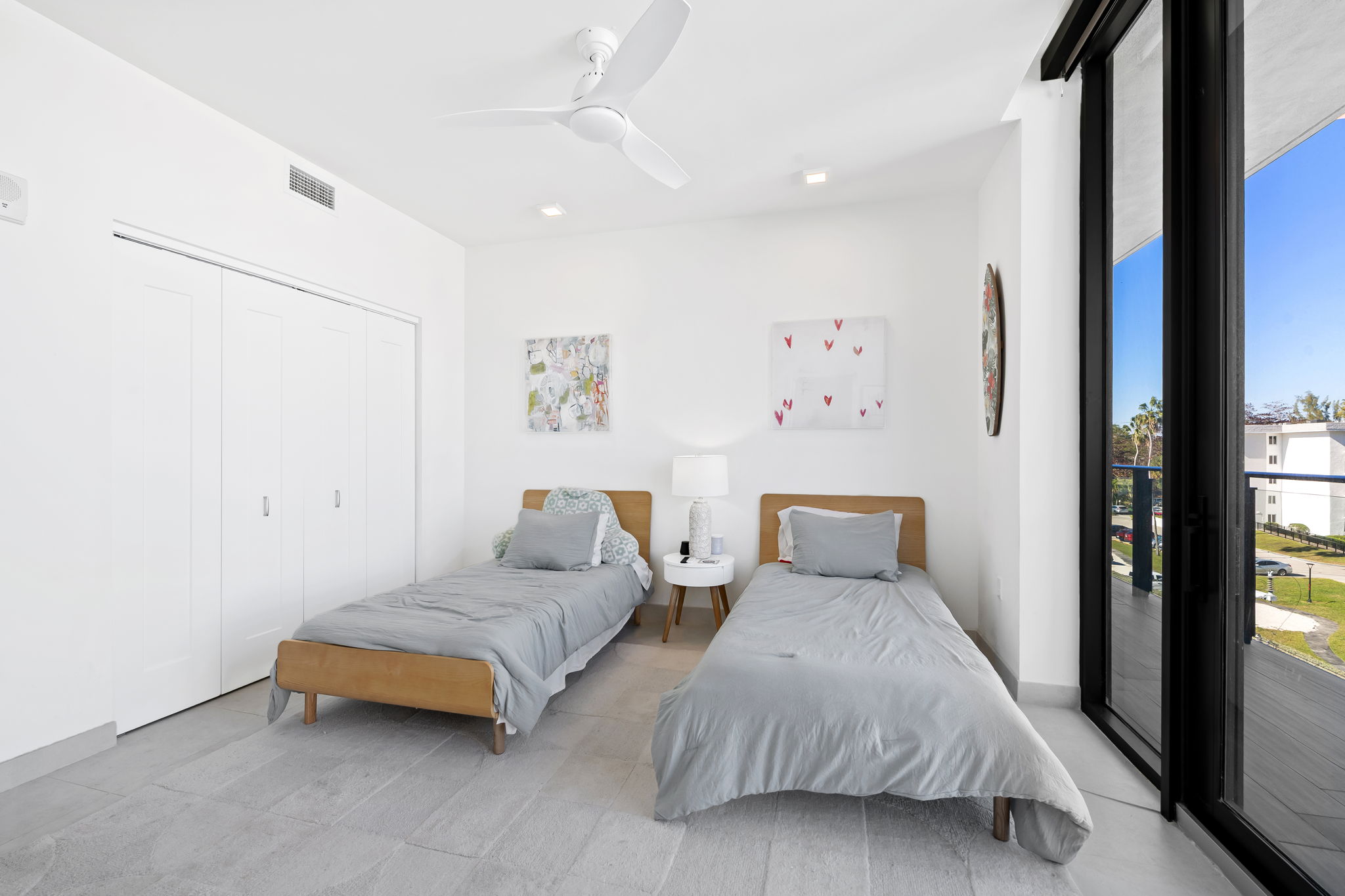  3581 E Glencoe Street, Miami, FL, 33133 - 物件實景