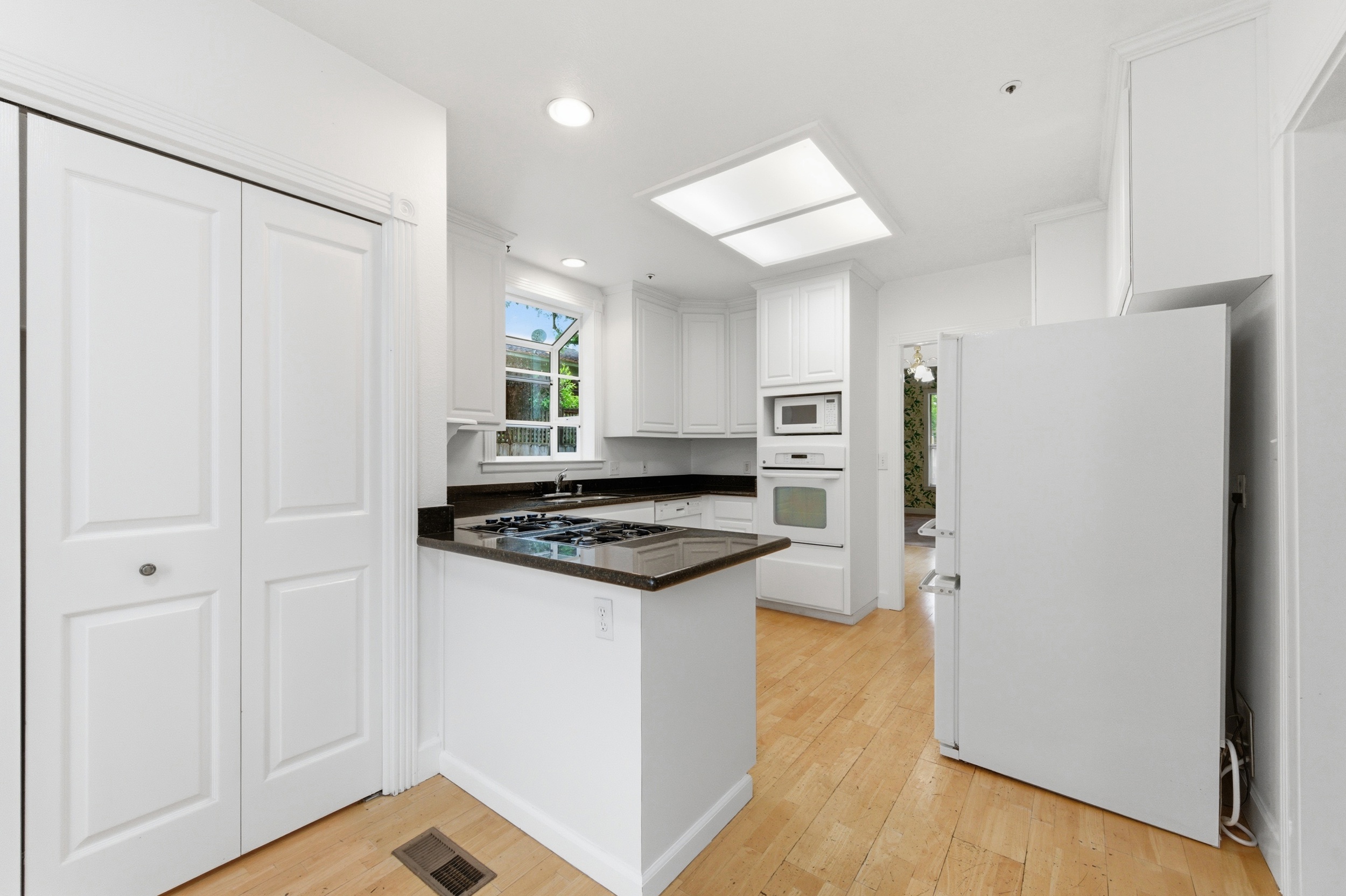  Classic Charm and Comfortable Living - 物件實景