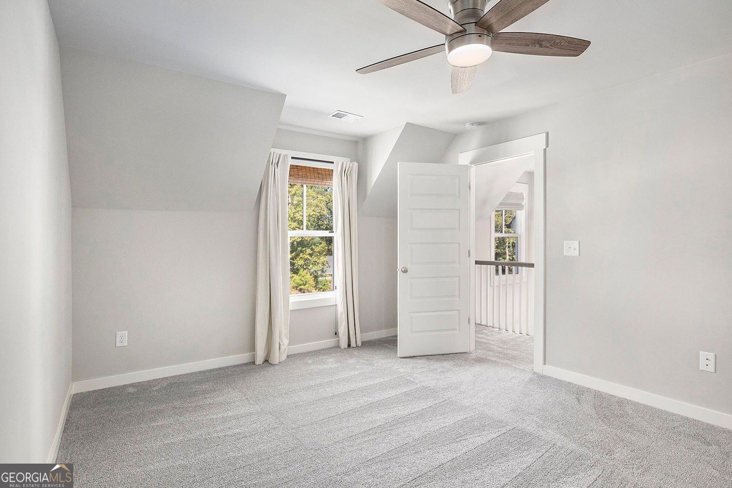 Gainesville, Georgia, 30506, United States, 3 Bedrooms Bedrooms, ,4 BathroomsBathrooms,Residential,For Sale,2009358