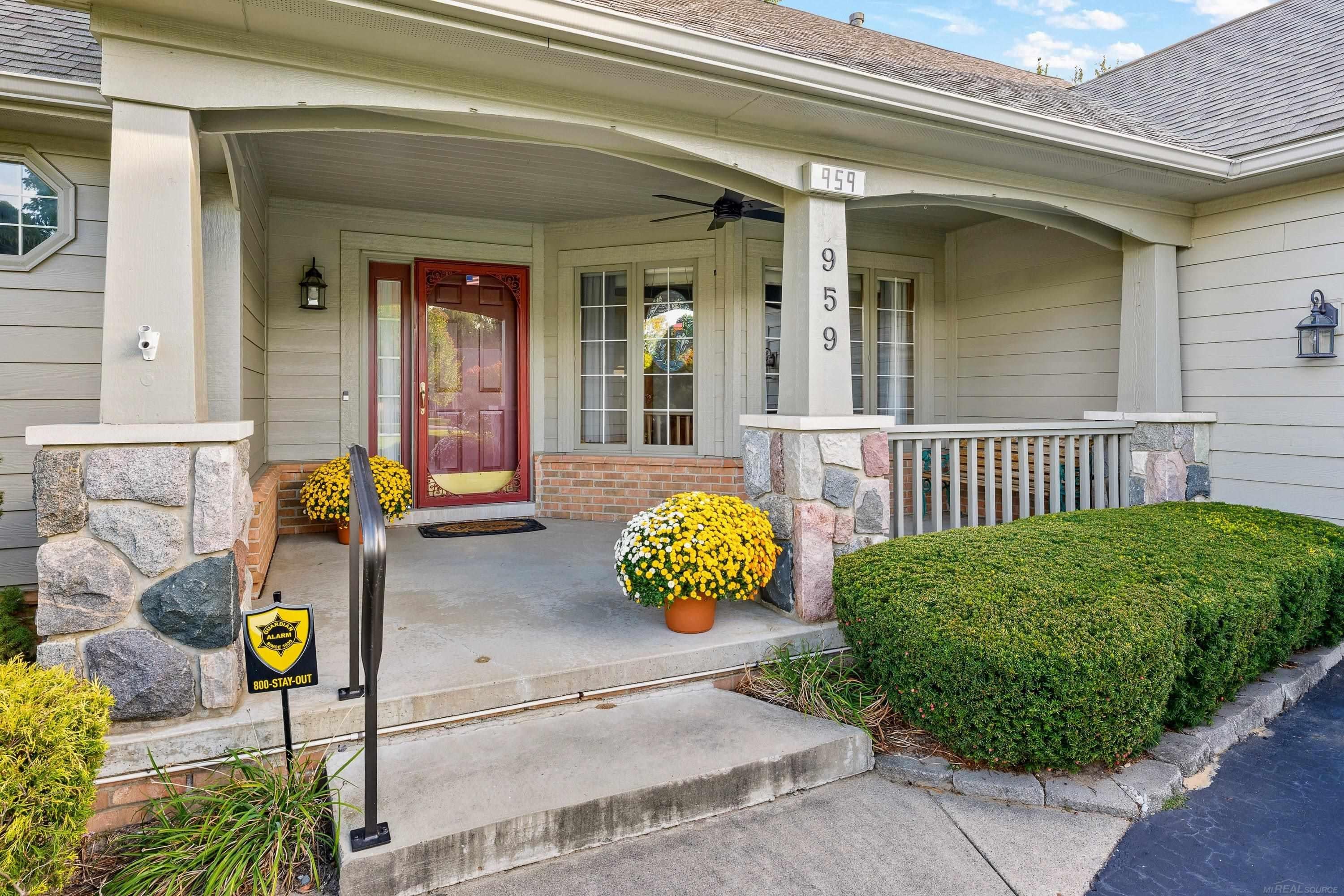 Rochester Hills, Michigan, 48307, United States, 2 Bedrooms Bedrooms, ,4 BathroomsBathrooms,Residential,For Sale,1979749