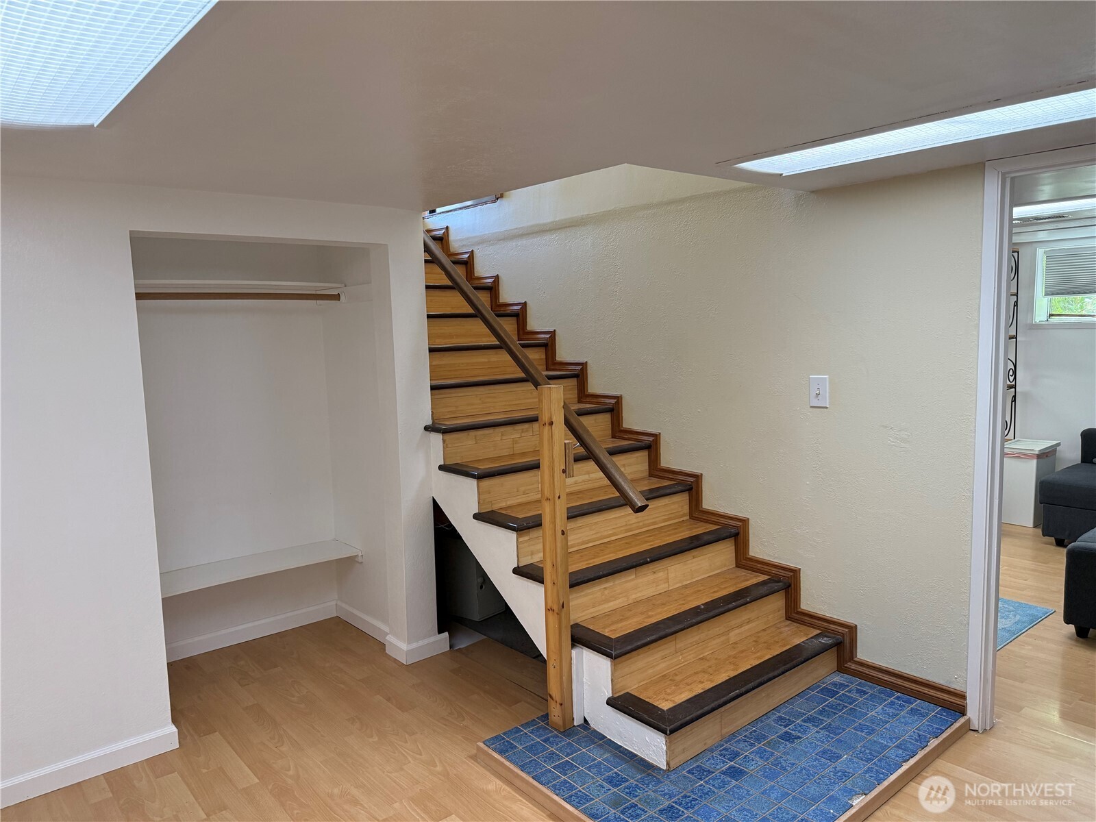 Seattle, Washington, 98126, United States, 4 Bedrooms Bedrooms, ,1 BathroomBathrooms,Residential,For Sale,1810627